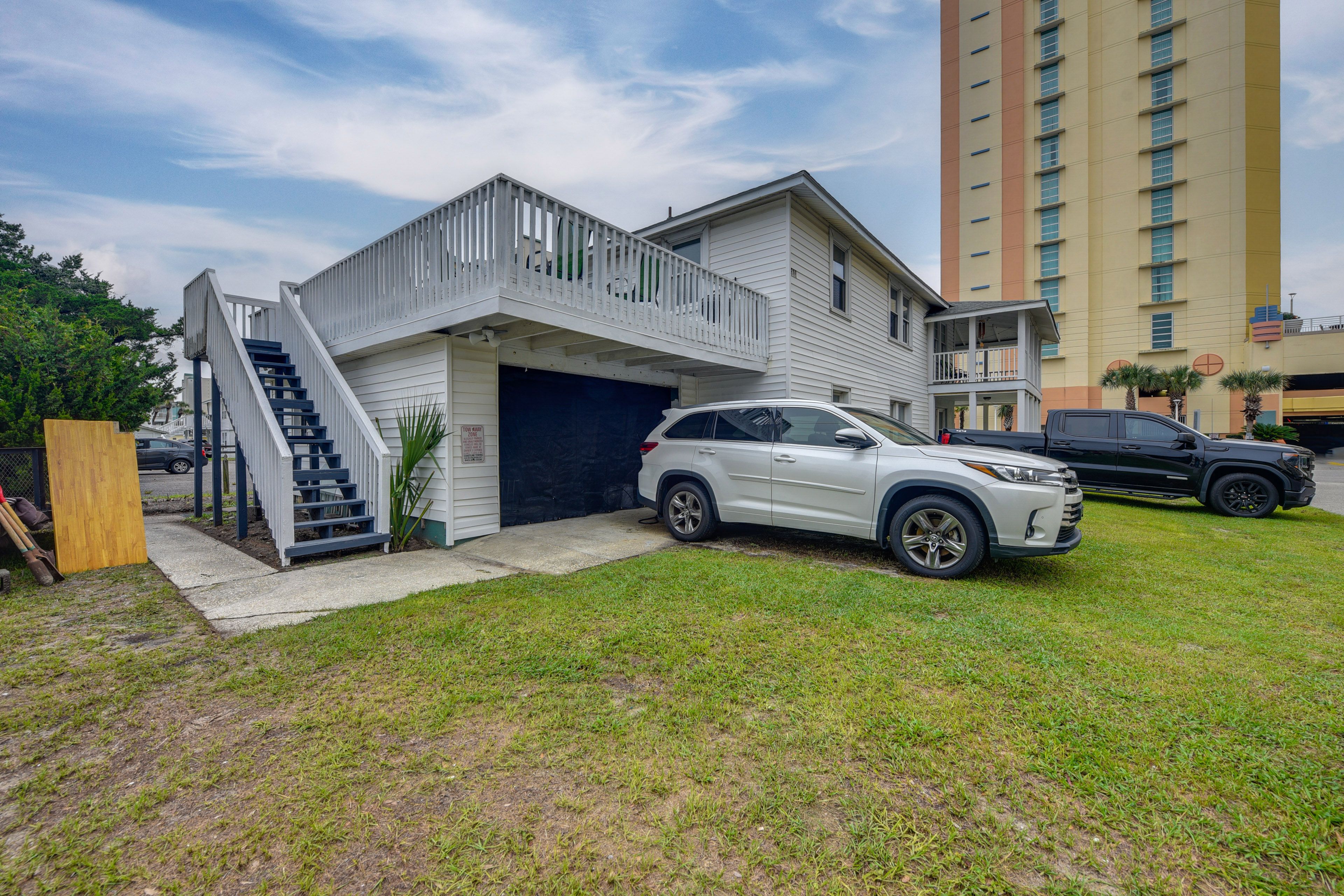 Parking | Driveway (3 Vehicles)