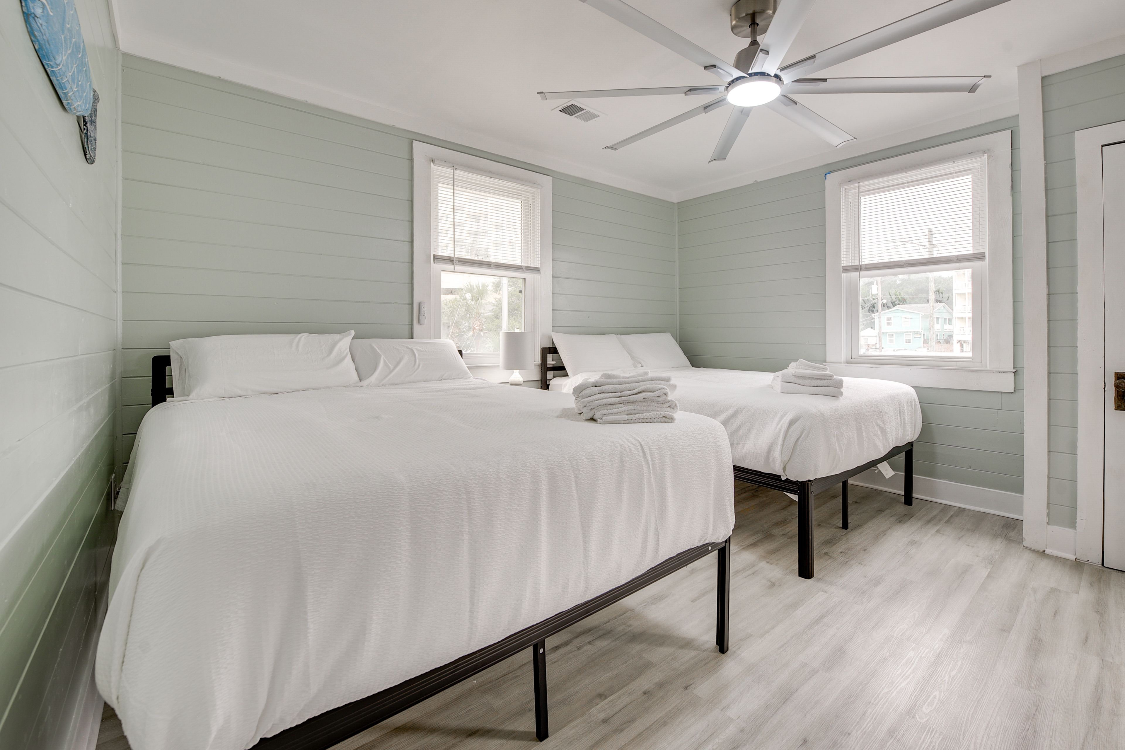 Bedroom 2 | 2 Queen Beds | Smart TV
