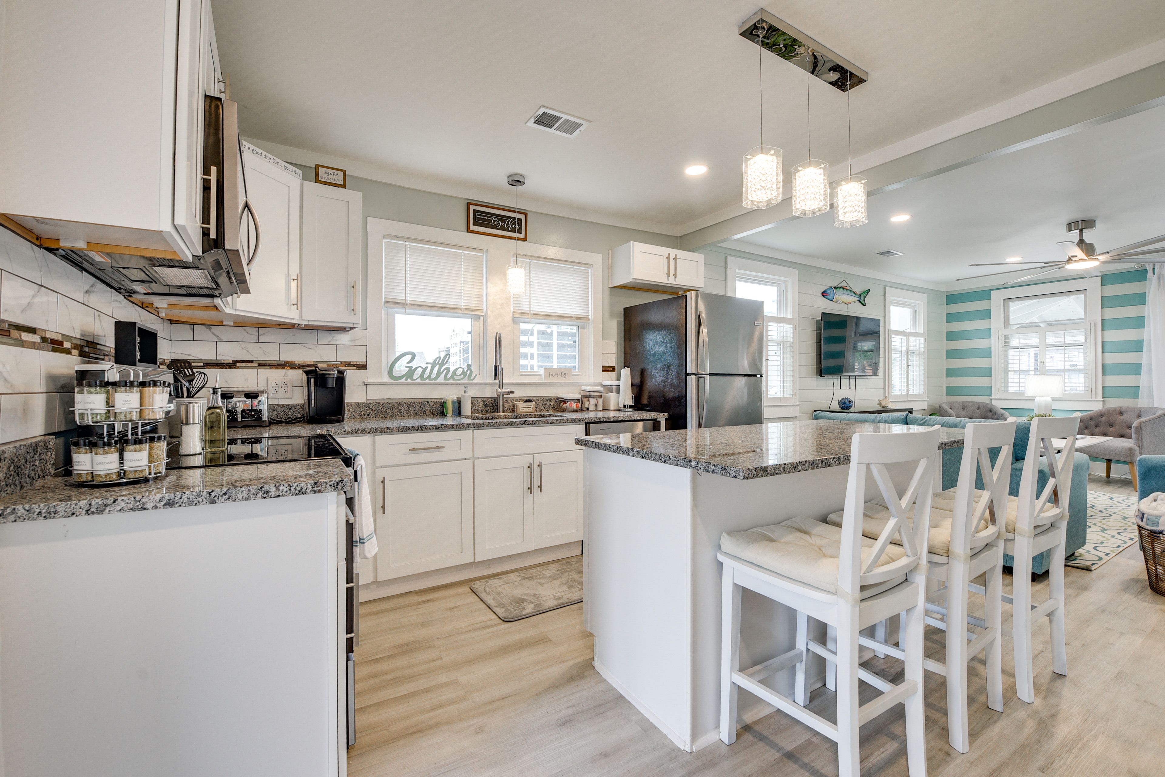 Kitchen | Keurig Coffee Maker | Toaster | Cooking Basics
