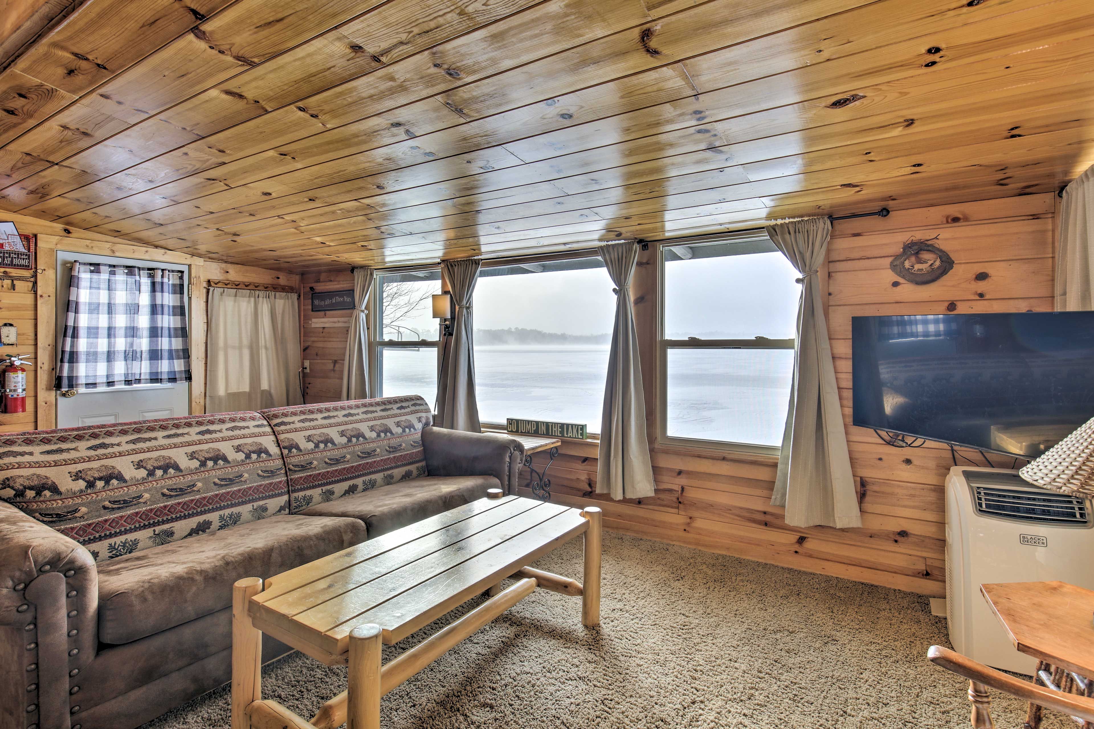 Living Room | Sleeper Sofa