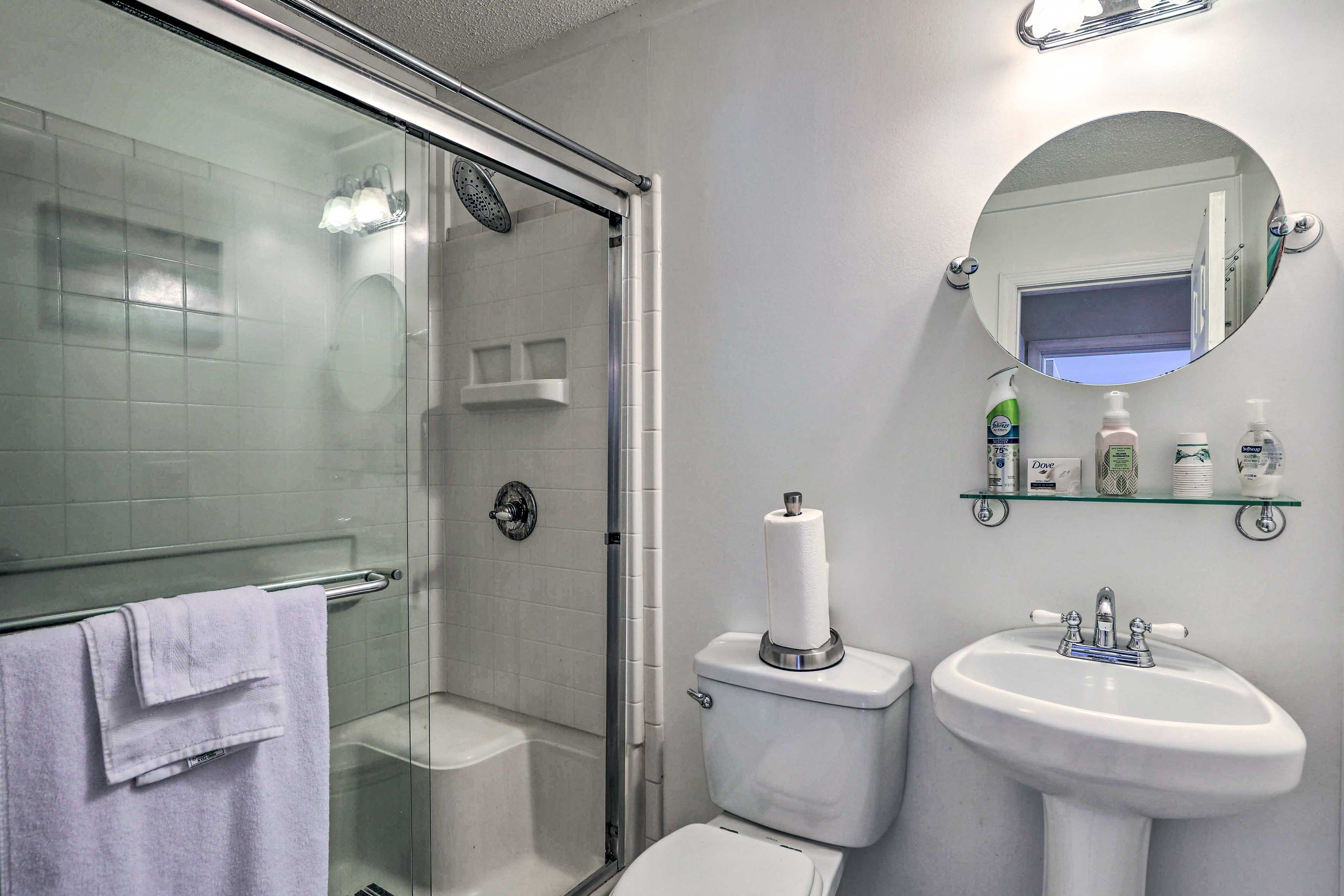 Full Bathroom | 1st Floor