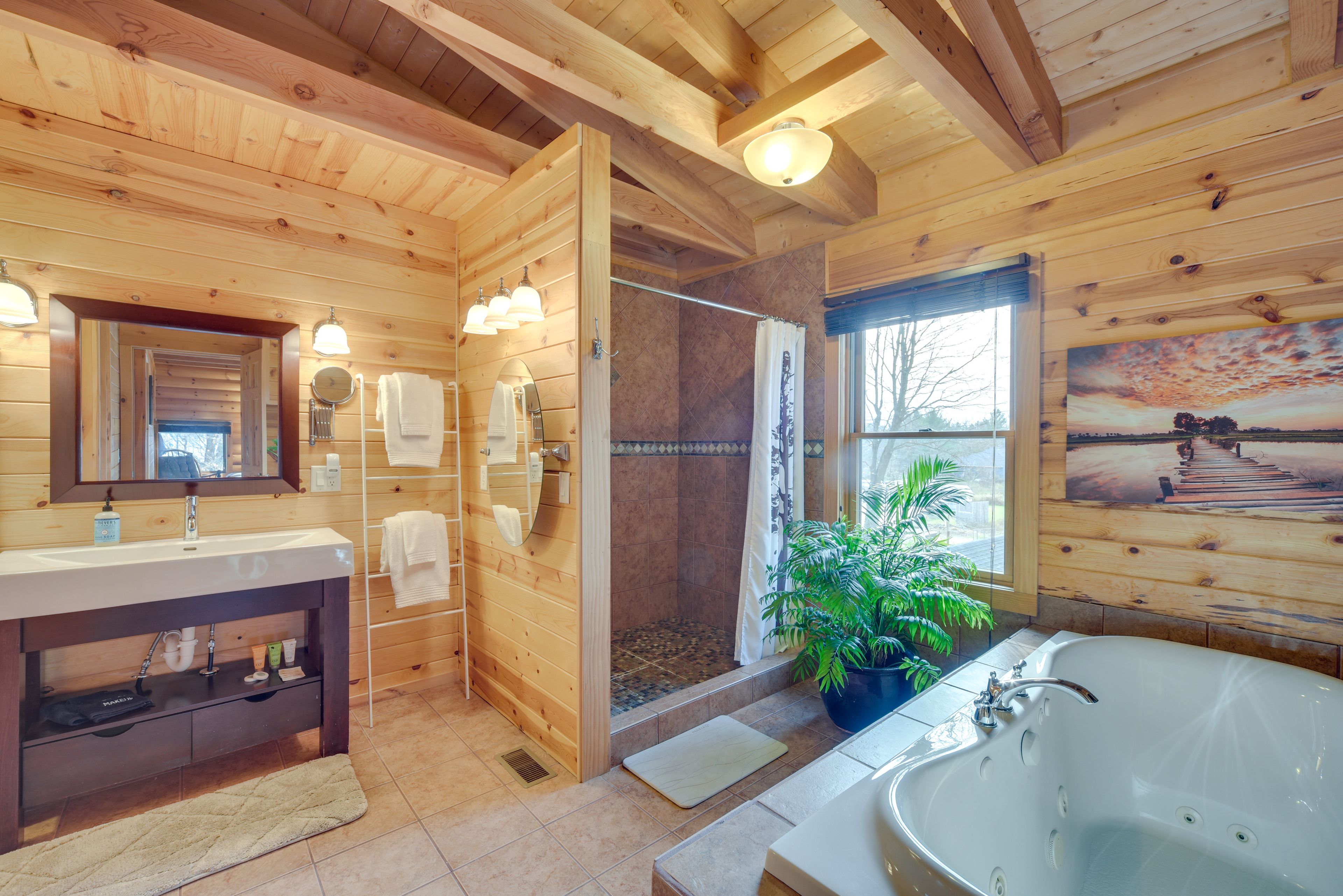Full Bathroom | Jetted Tub