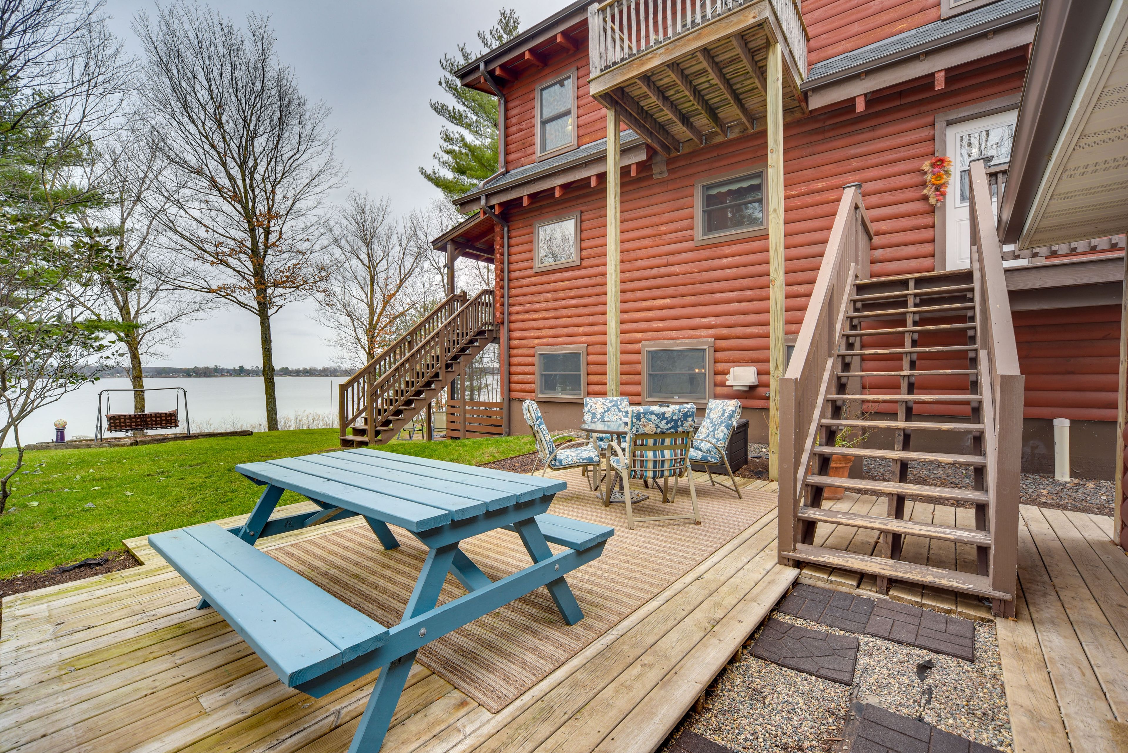 Uncovered Deck | Outdoor Dining Areas