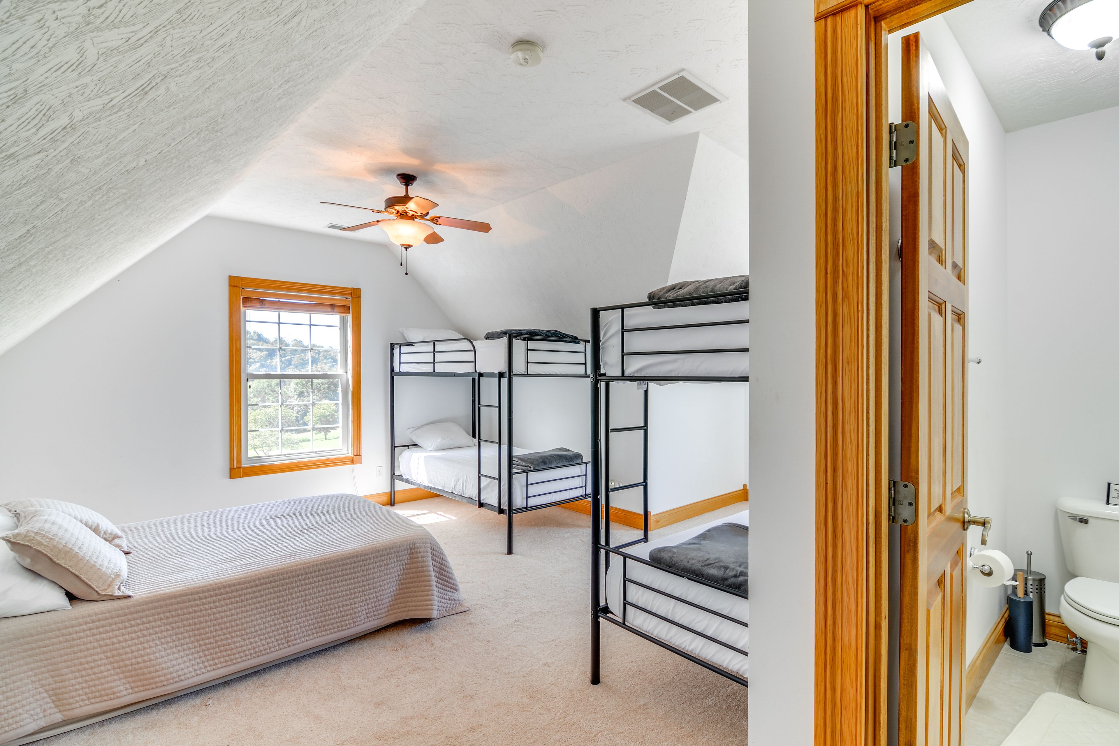 Bedroom 5 | Full Bed | Twin Bed | 2 Twin Bunk Beds