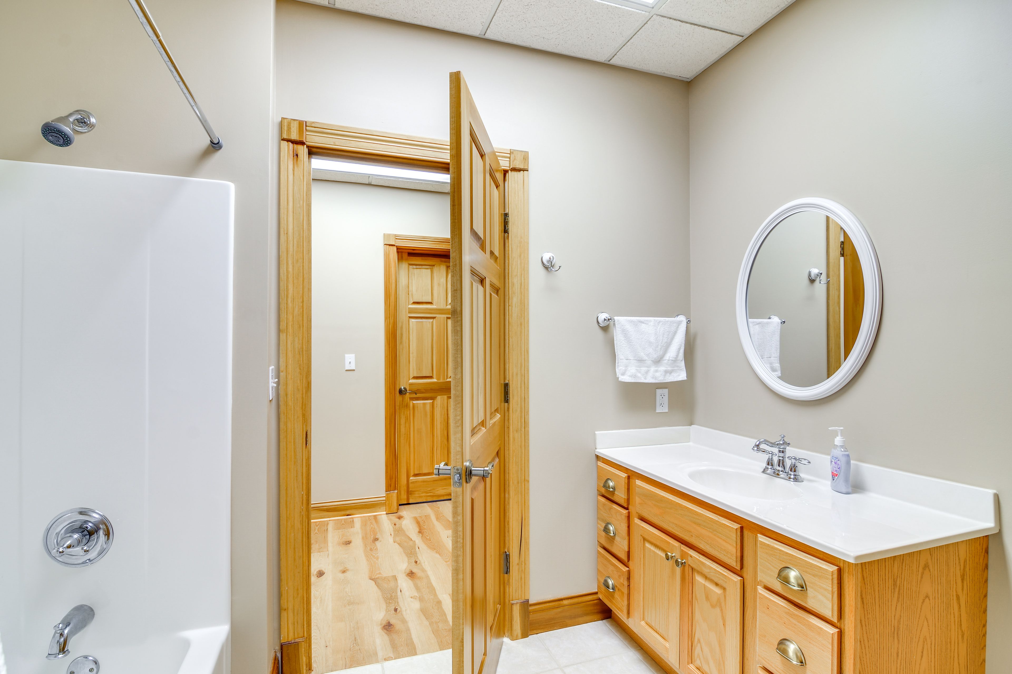 Full Bathroom | Lower Level