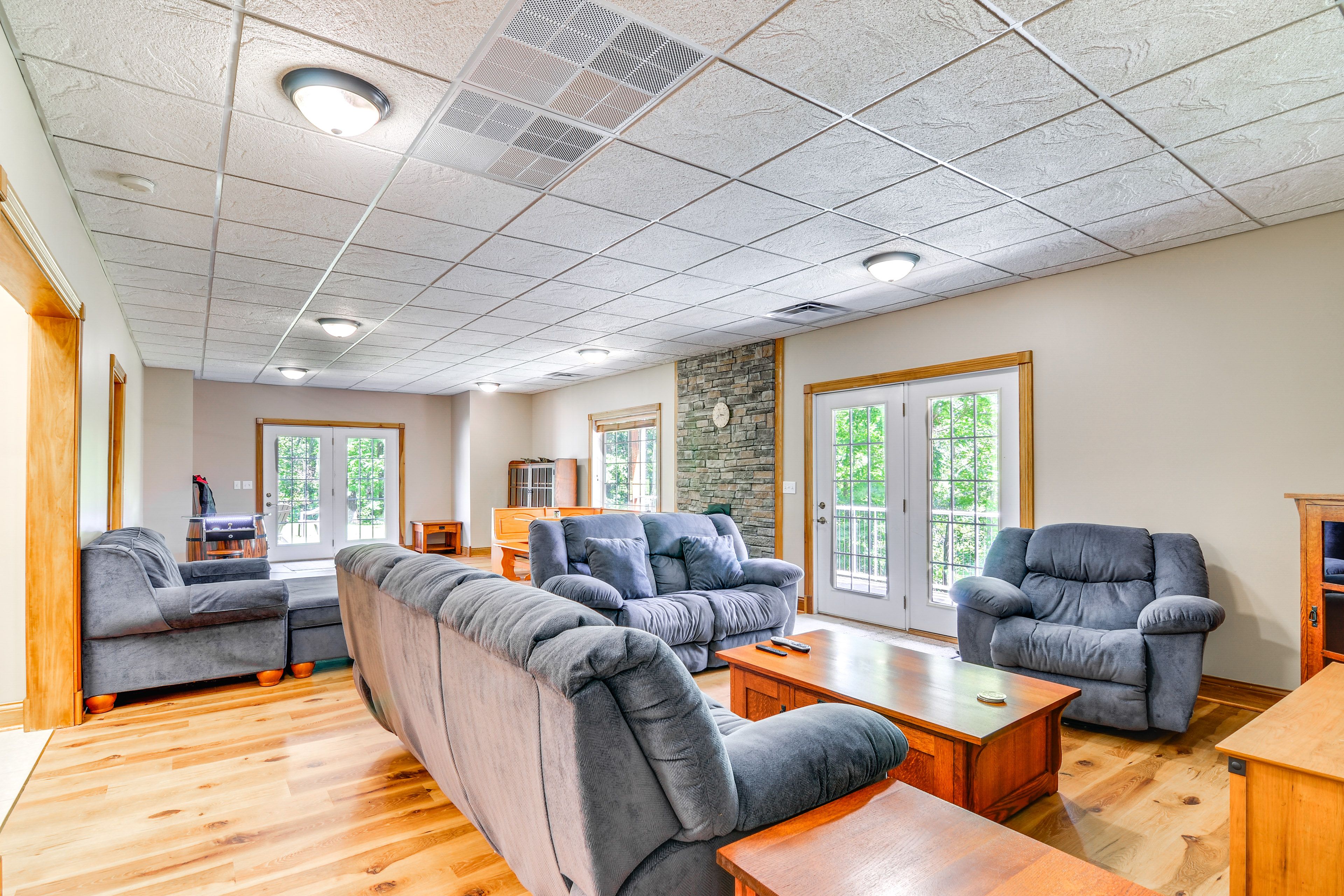 Living Room | Lower Level | Smart TV w/ Cable | Kitchenette