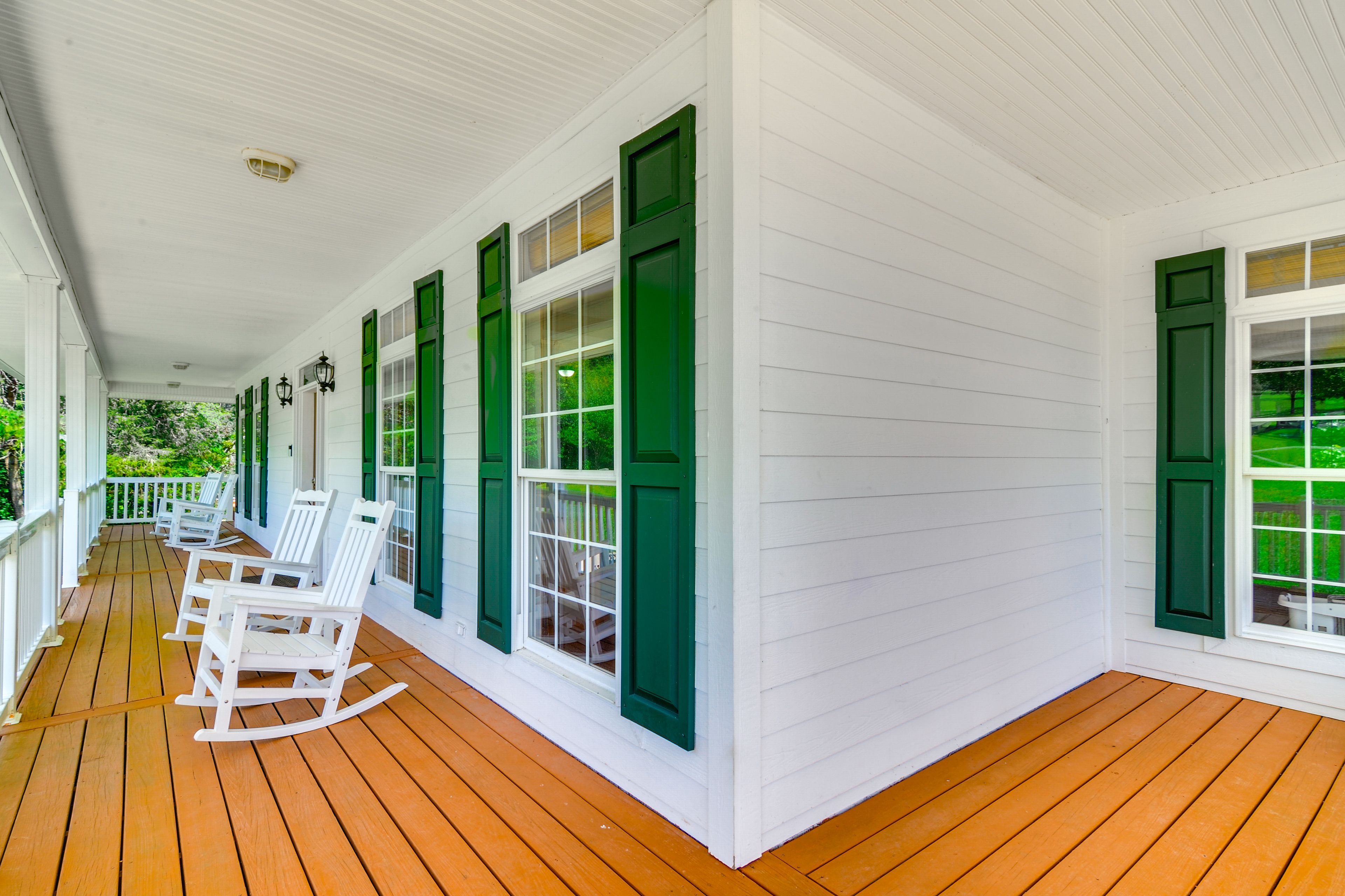 Exterior | Front Porch
