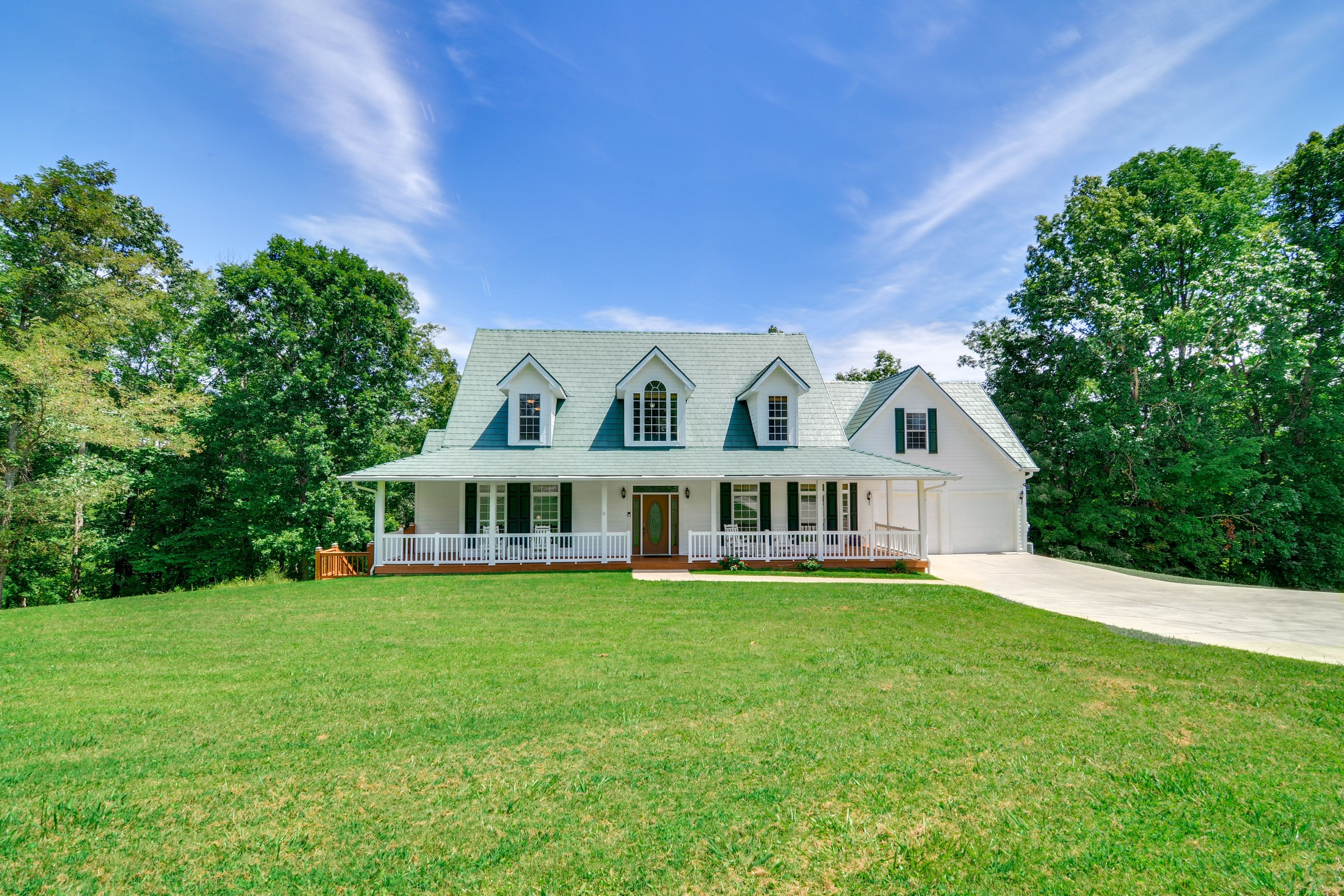 Jamestown Vacation Rental | 6BR | 5BA | 4,746 Sq Ft | 1 Step Required for Access