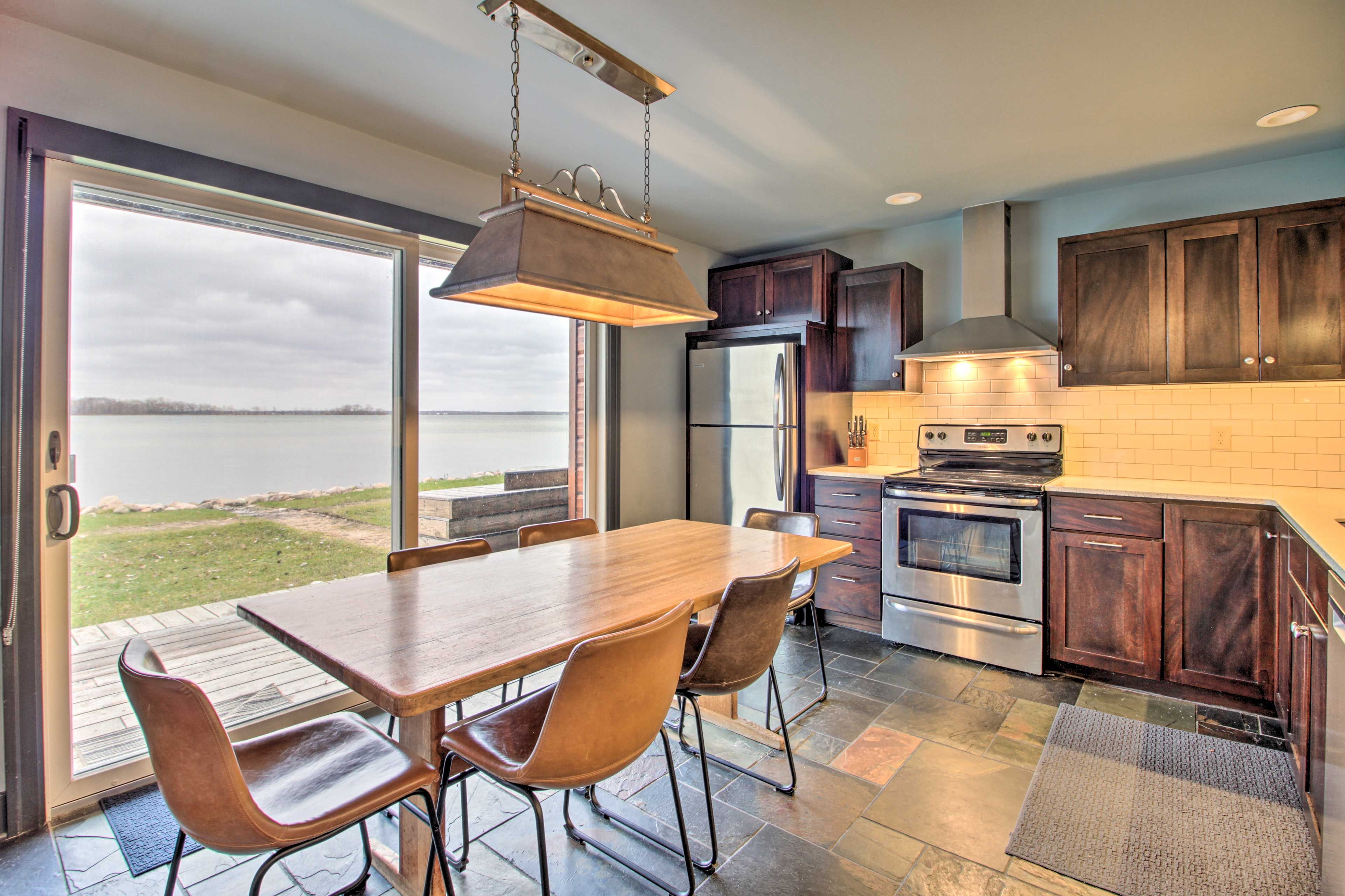 Kitchen | Dishware Provided