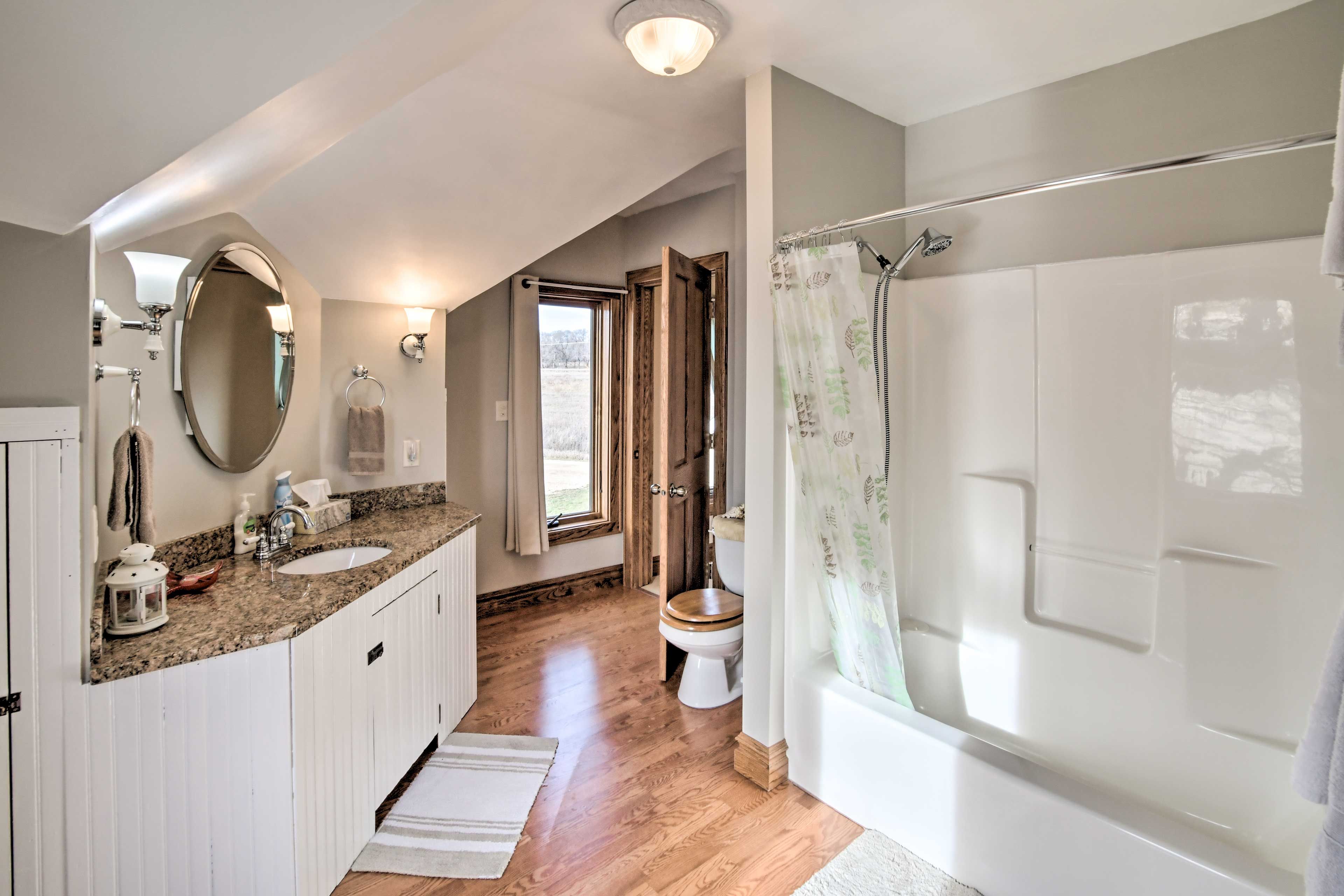 Full Bathroom