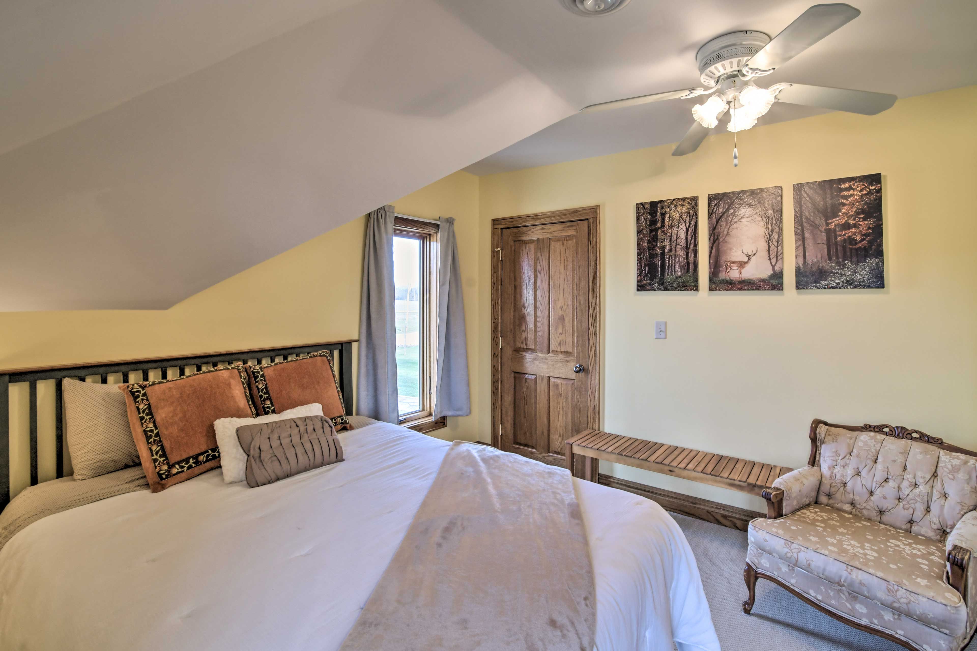Bedroom 3 | Queen Bed