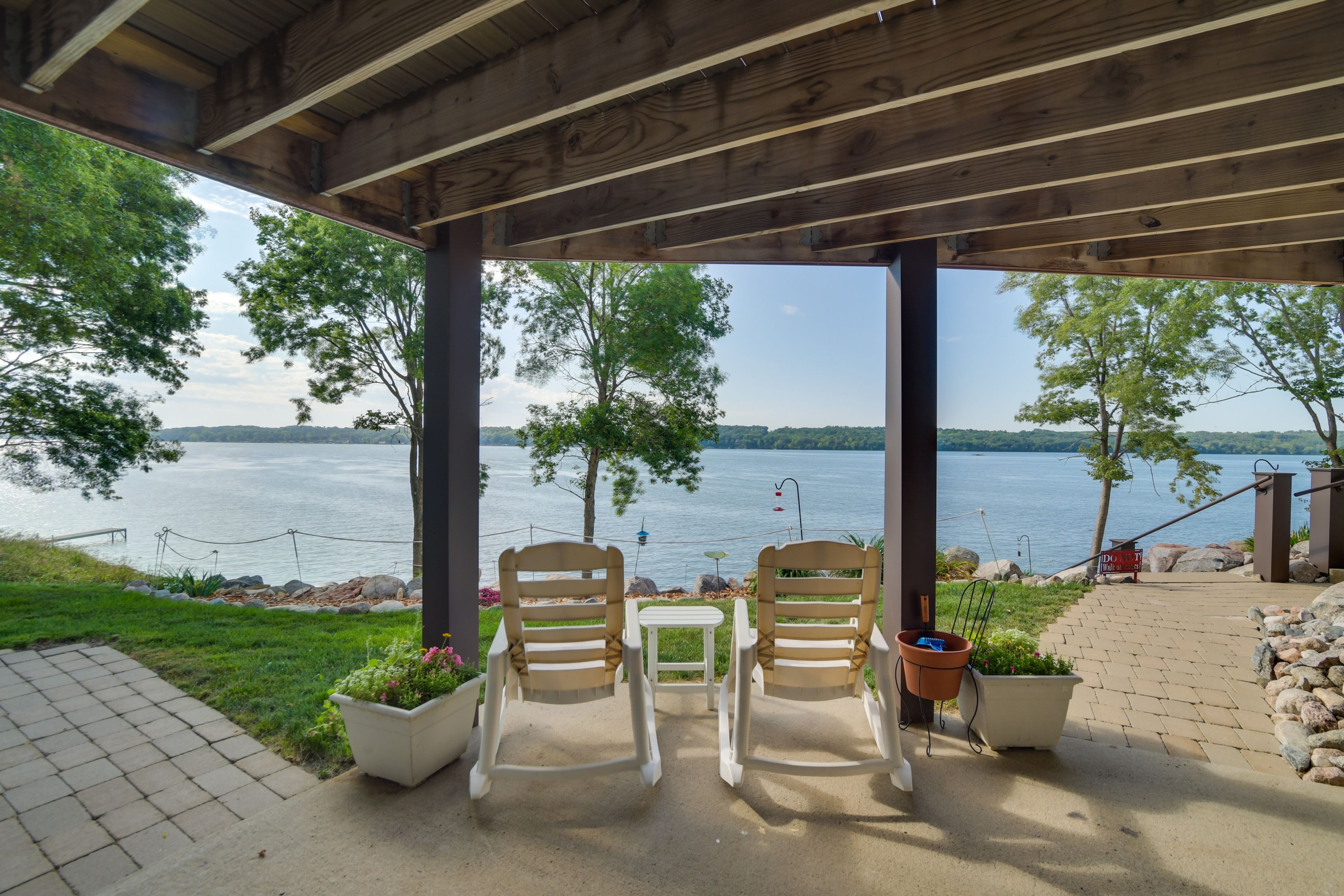 Covered Porch w/ Seating