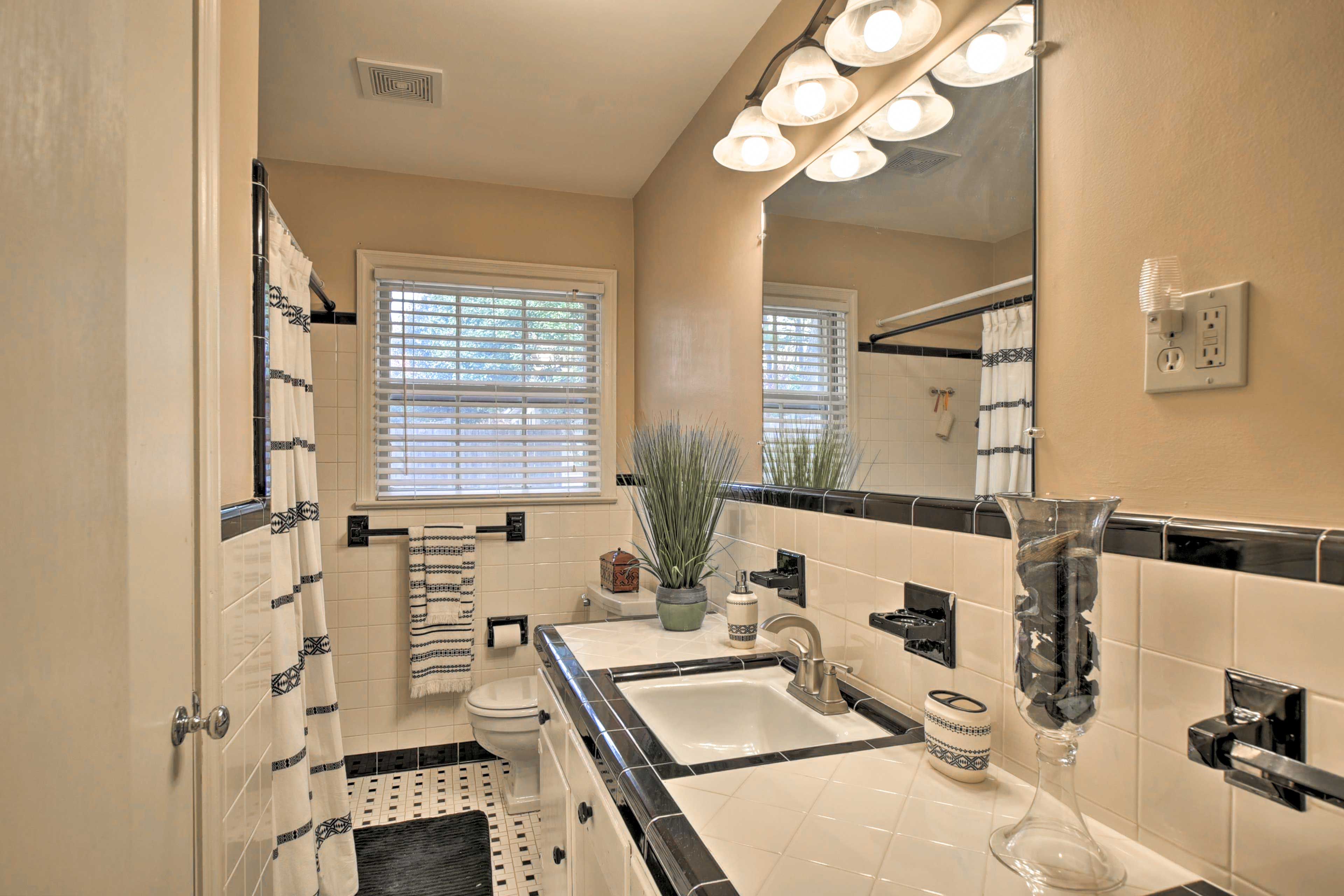 Bathroom | Towels Provided