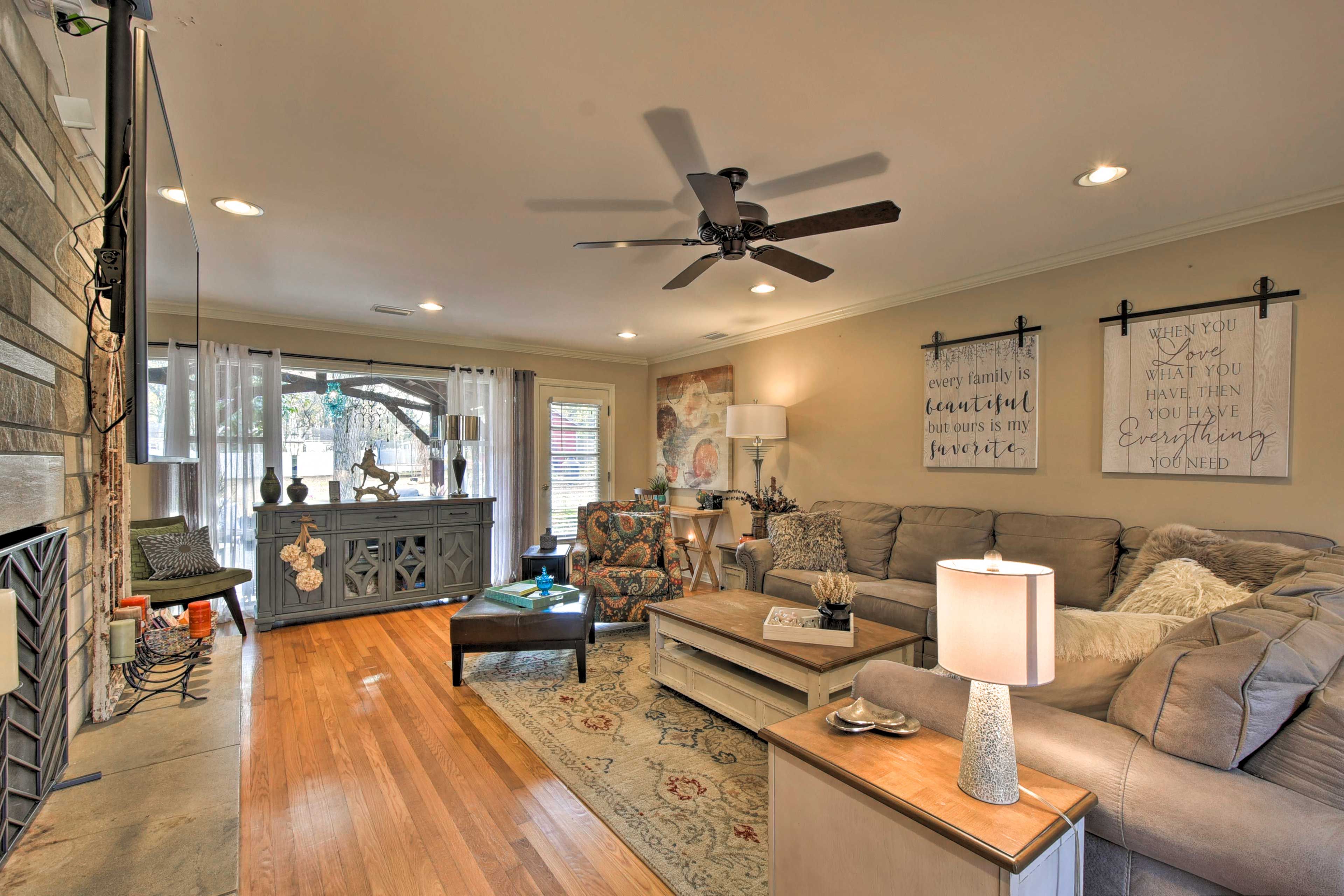 Living Room | Free WiFi