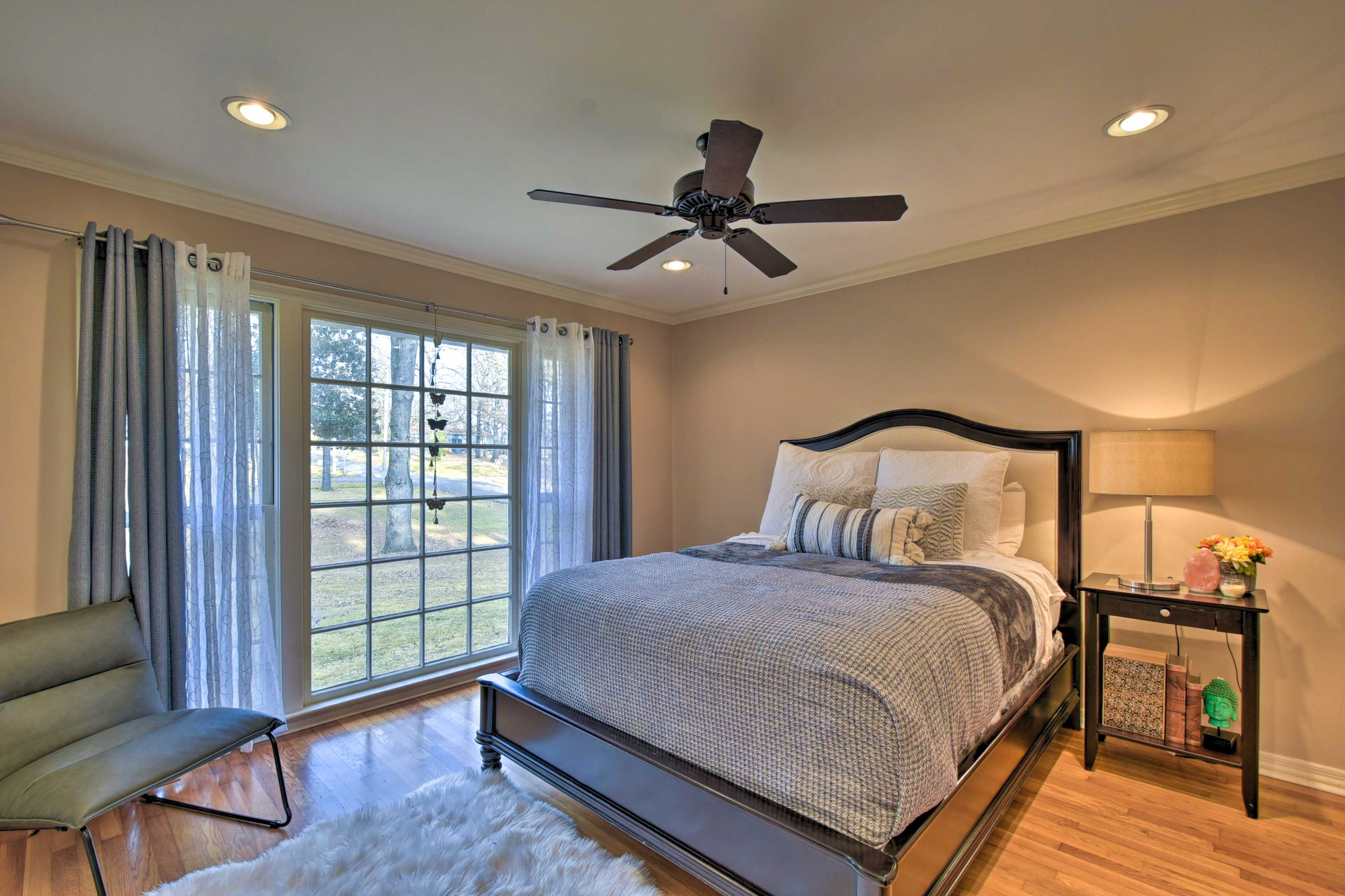 Bedroom 2 | King Bed