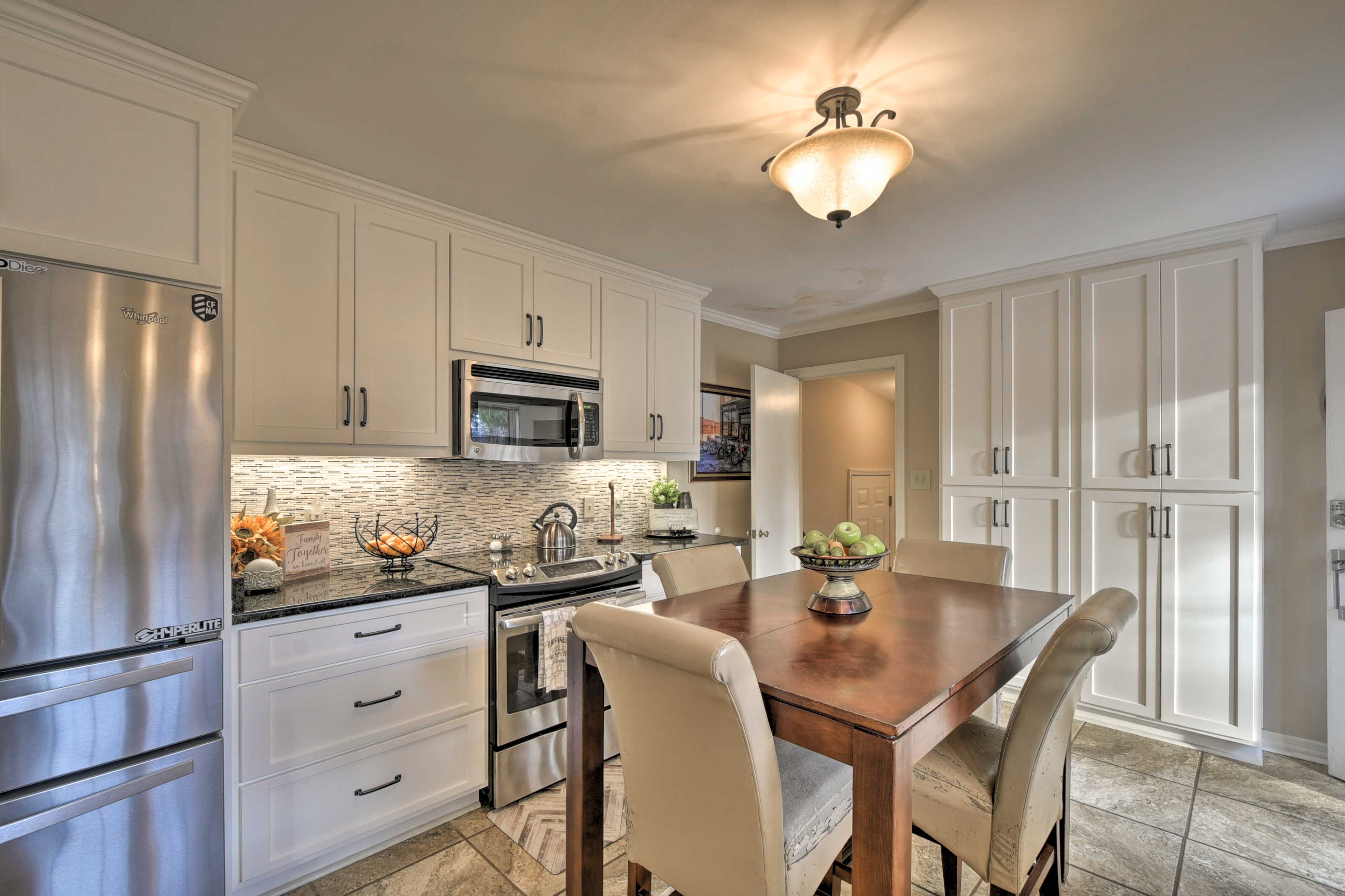 Fully Equipped Kitchen | Toaster