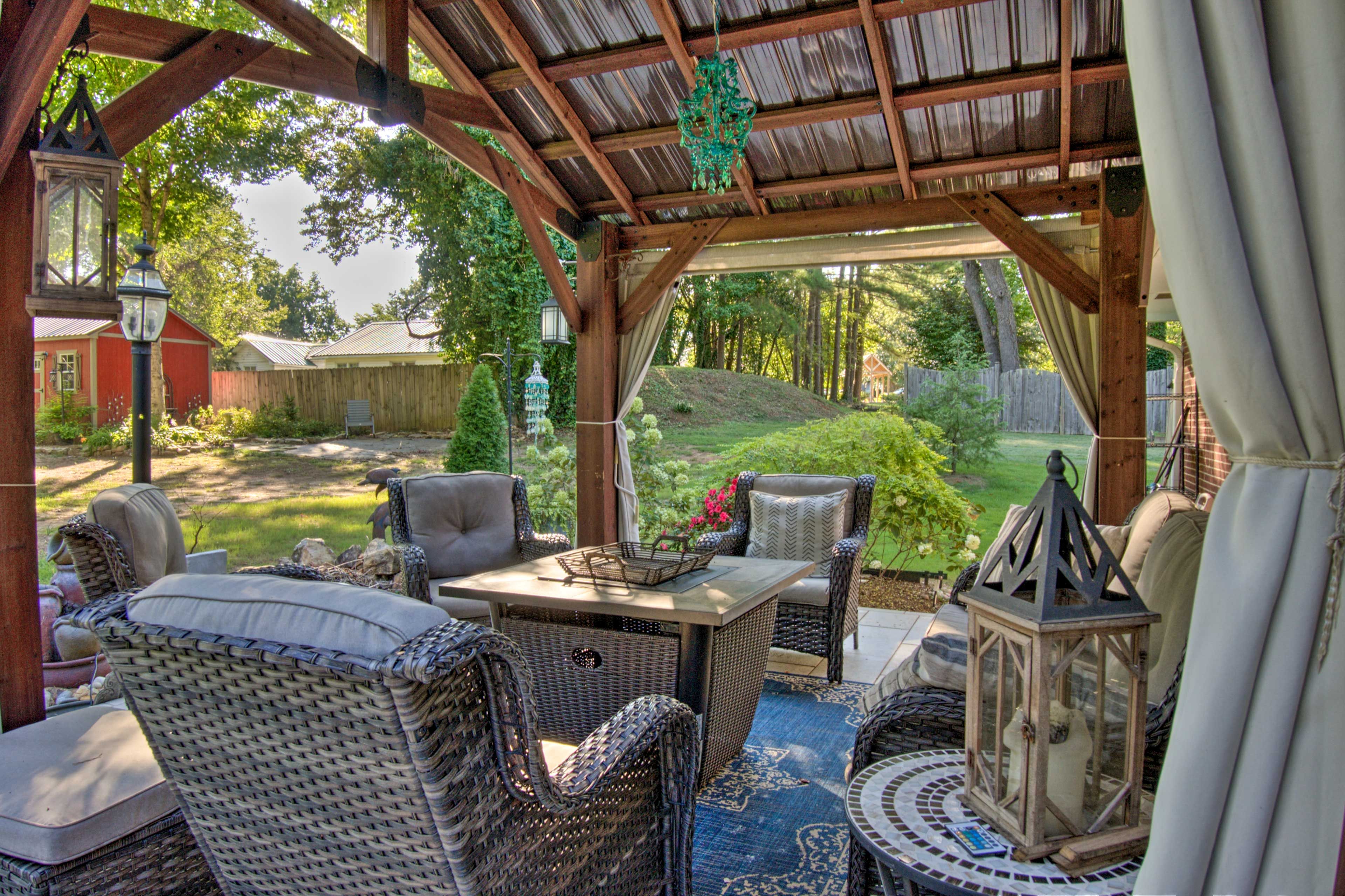 Florence Vacation Rental | 3BR | 2BA | Stairs Required | 2,075 Sq Ft