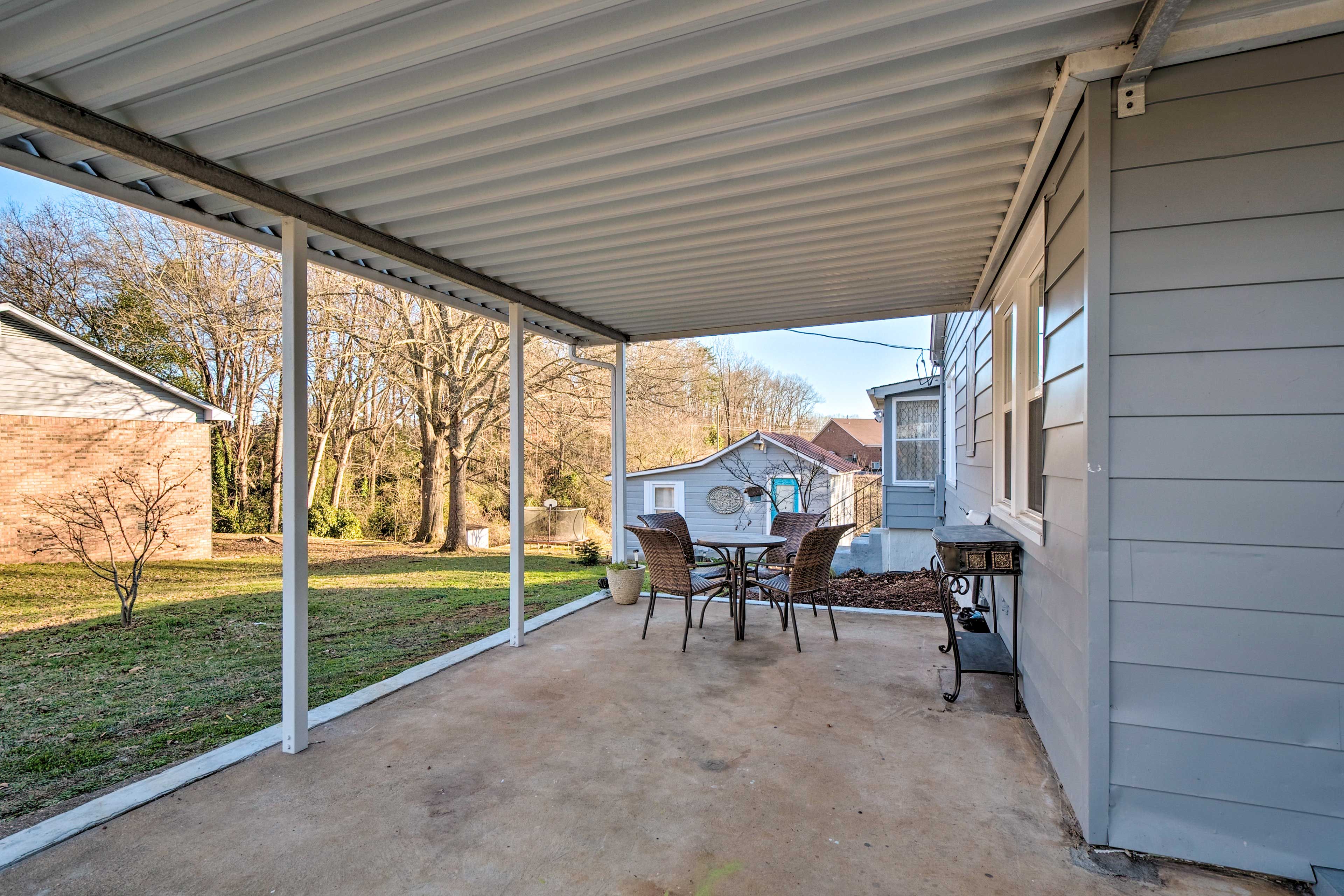 Covered Patio | Outdoor Dining Area