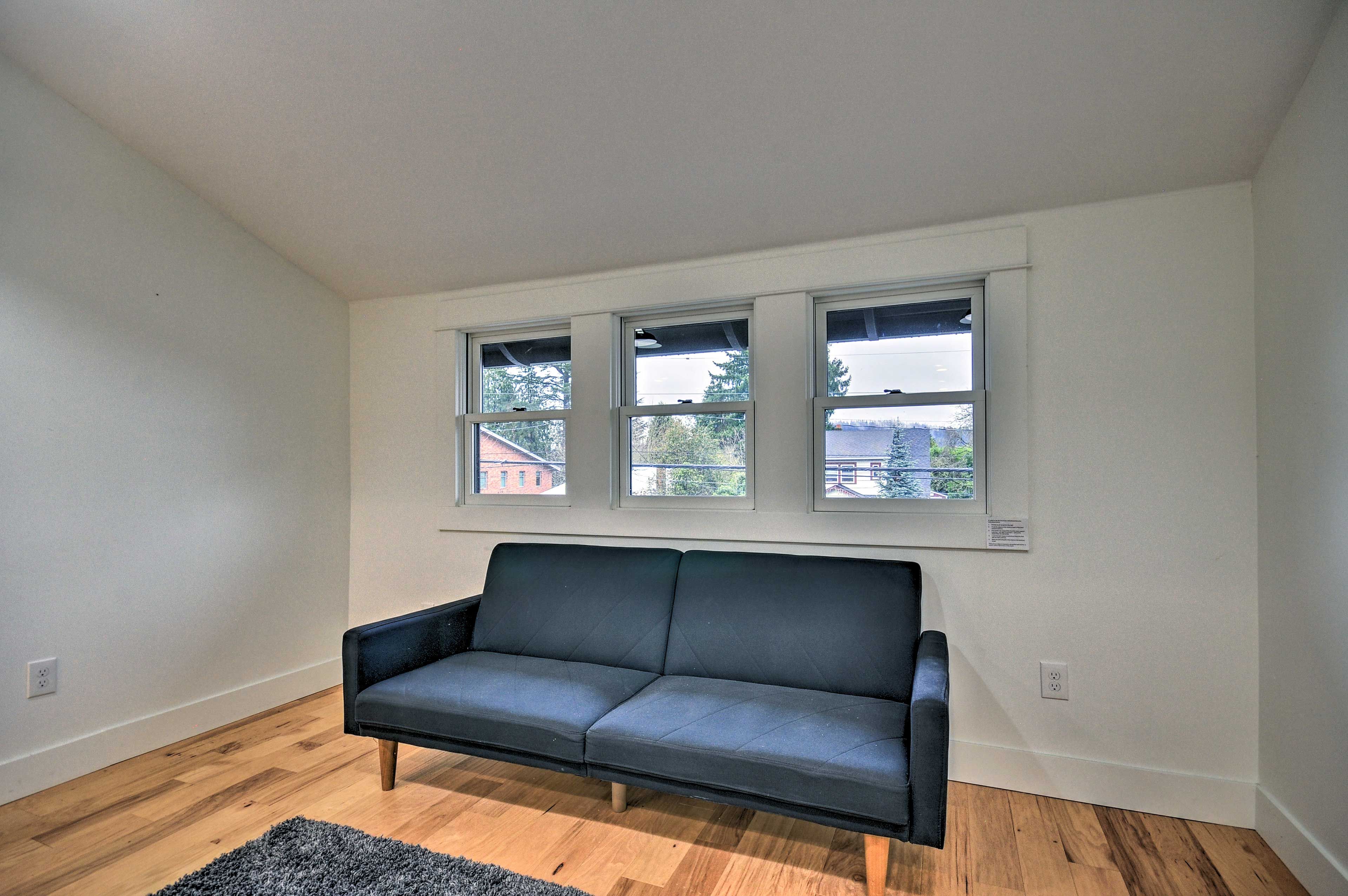 Living Room | Futon