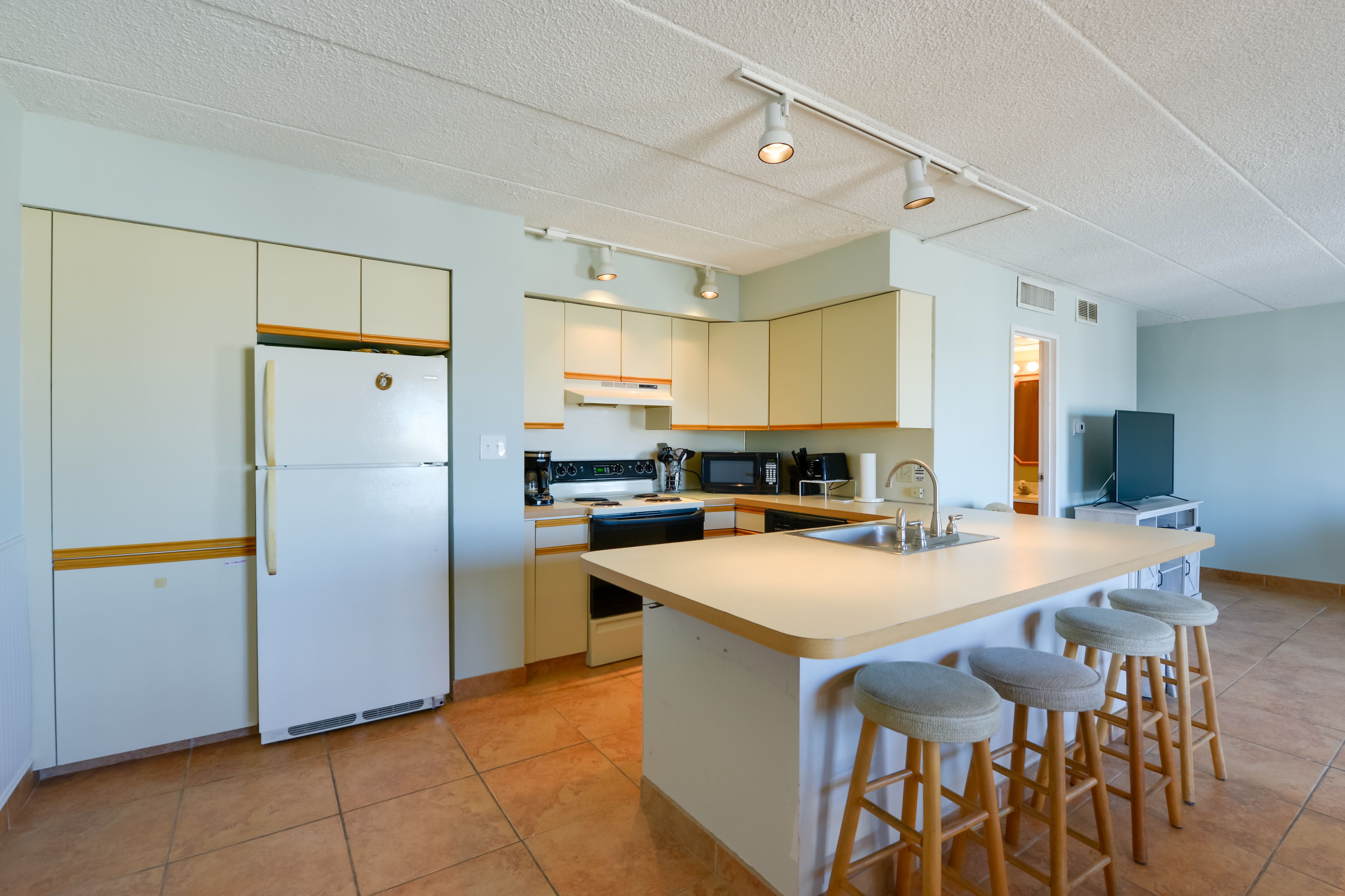 Kitchen | Fully Equipped | Cooking Basics