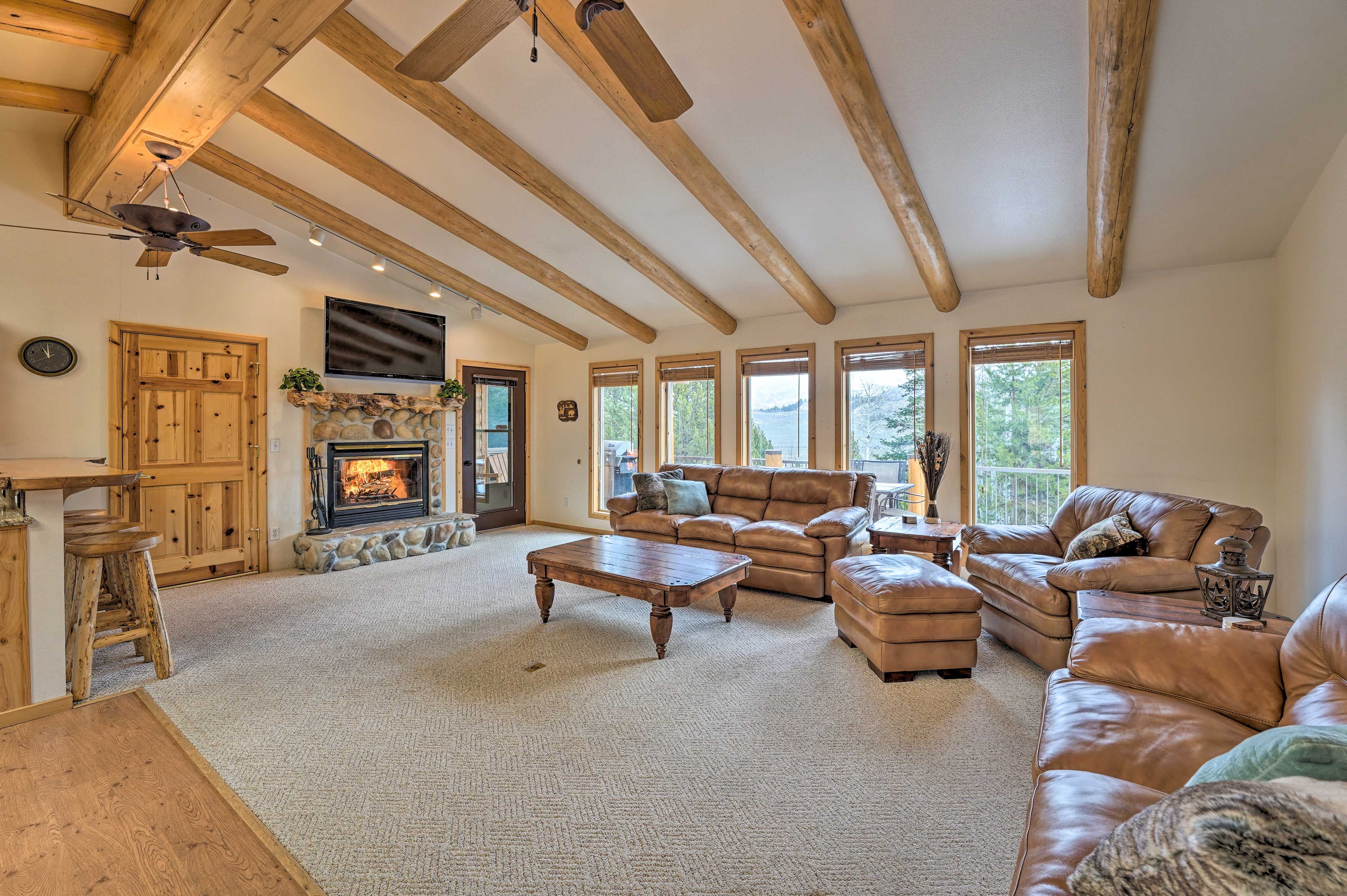 Living Room | Free WiFi | Fireplace | Deck Access