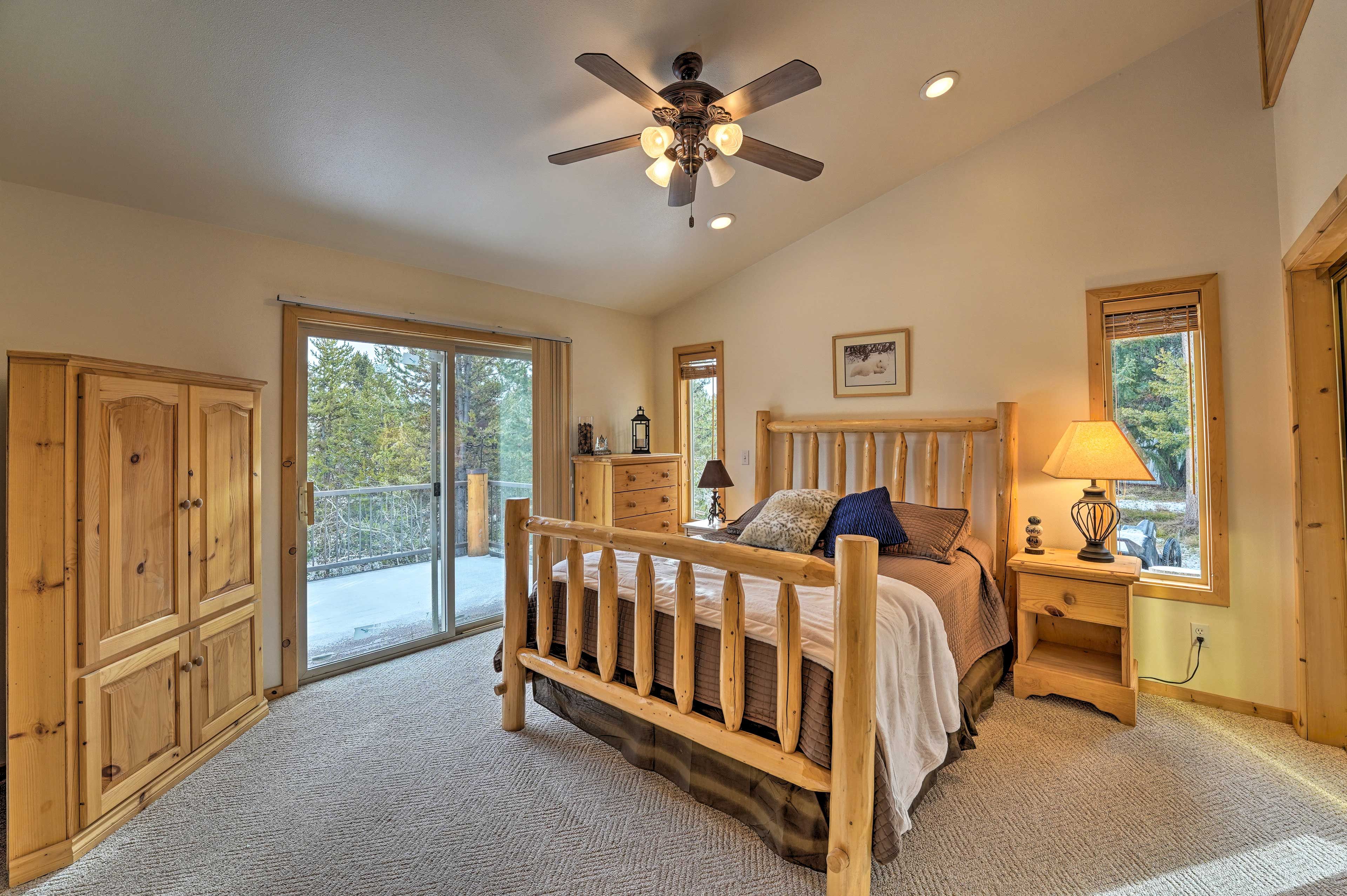 Bedroom 1 | Queen Bed | Linens Provided