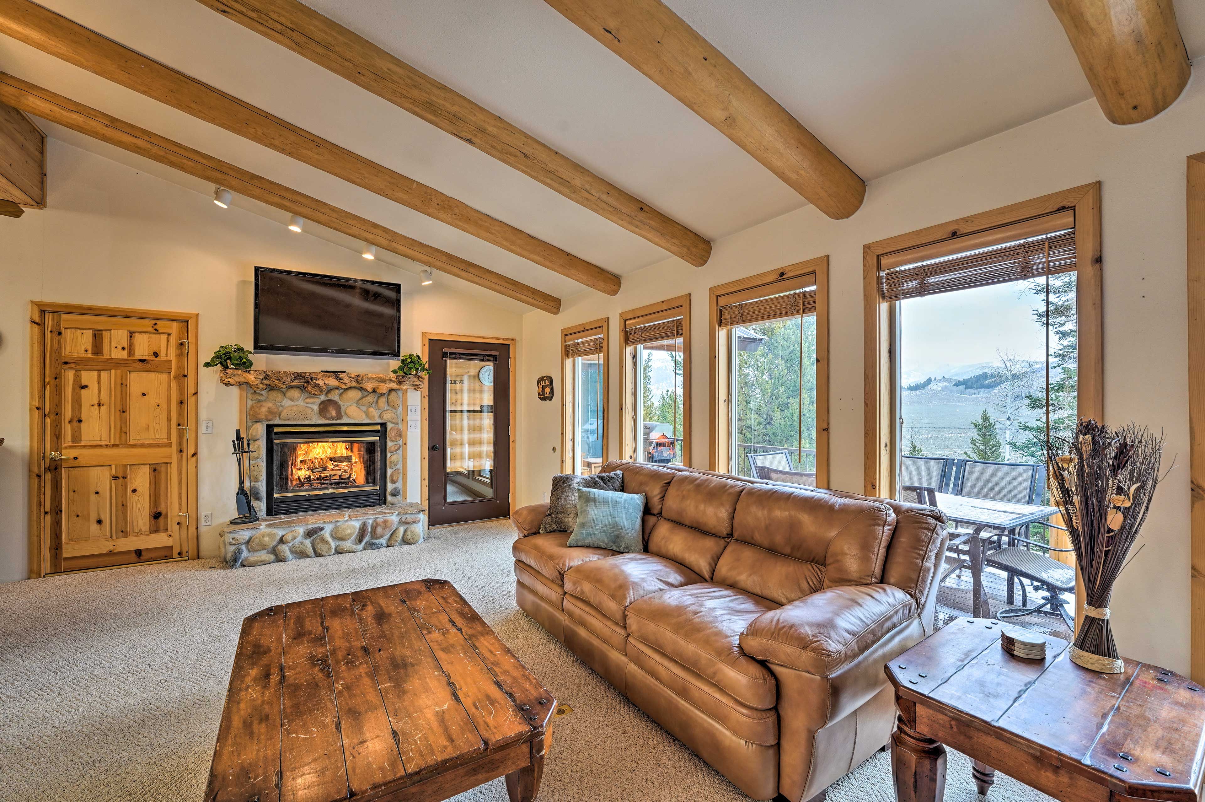 Sawtooth City Vacation Rental | 2BR | 2BA | 1,800 Sq Ft | Stairs Required