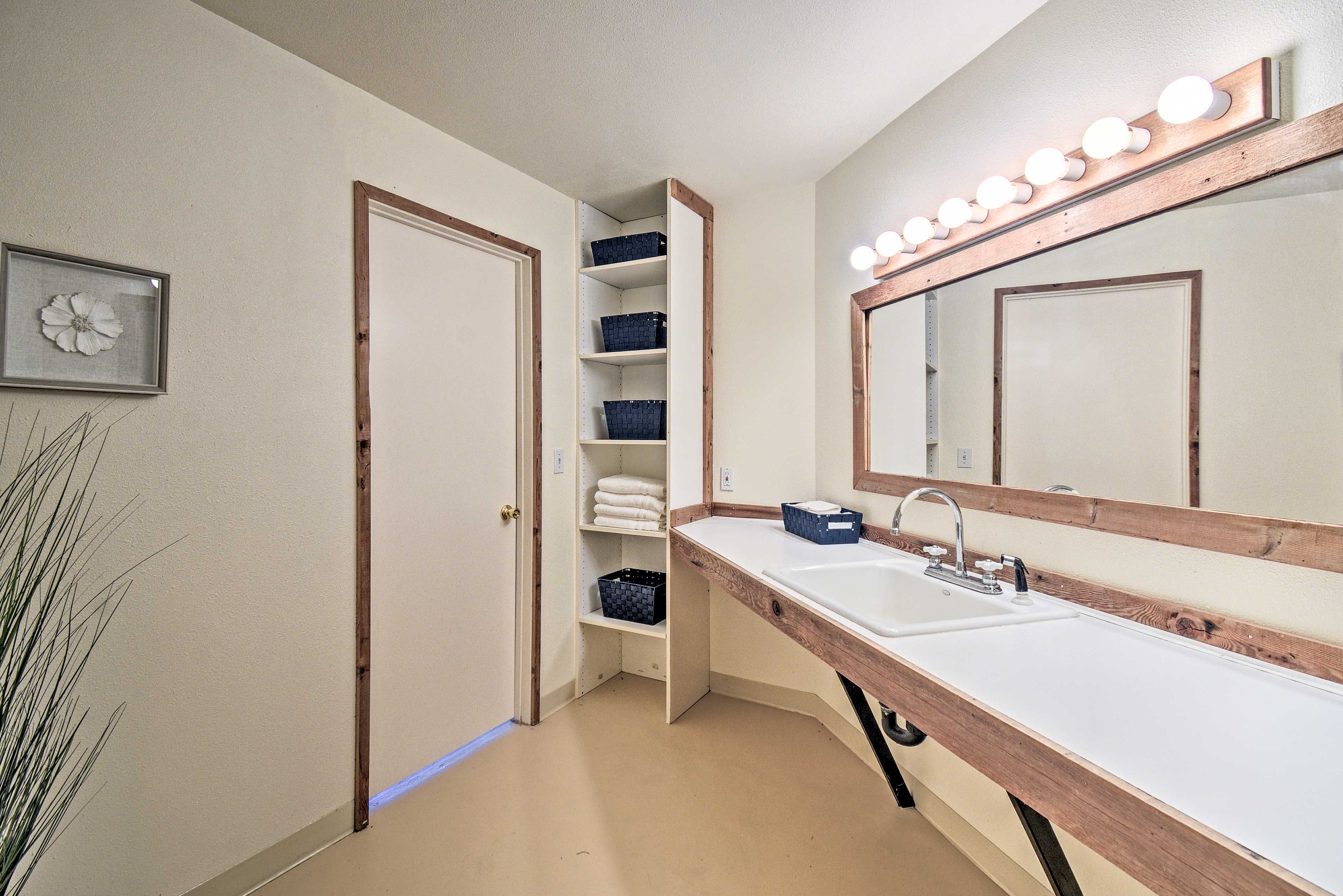Full Bathroom