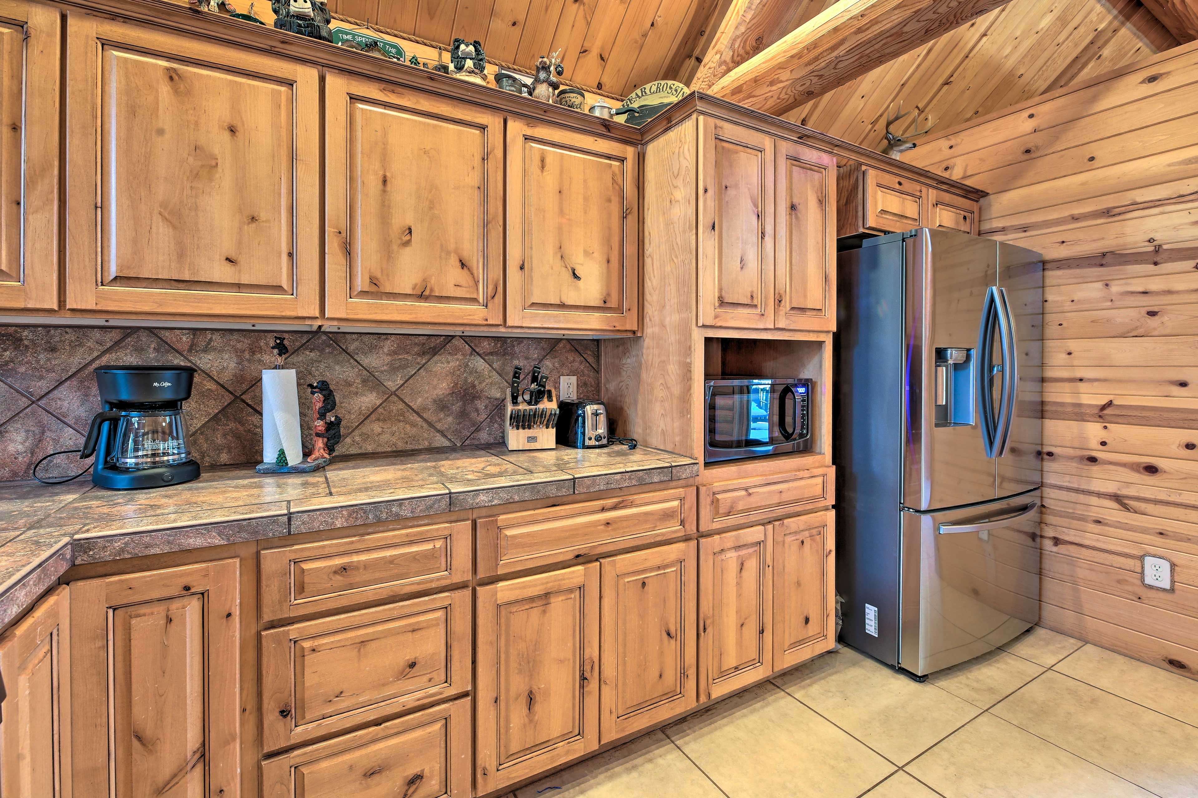 Fully Equipped Kitchen | Breakfast Bar