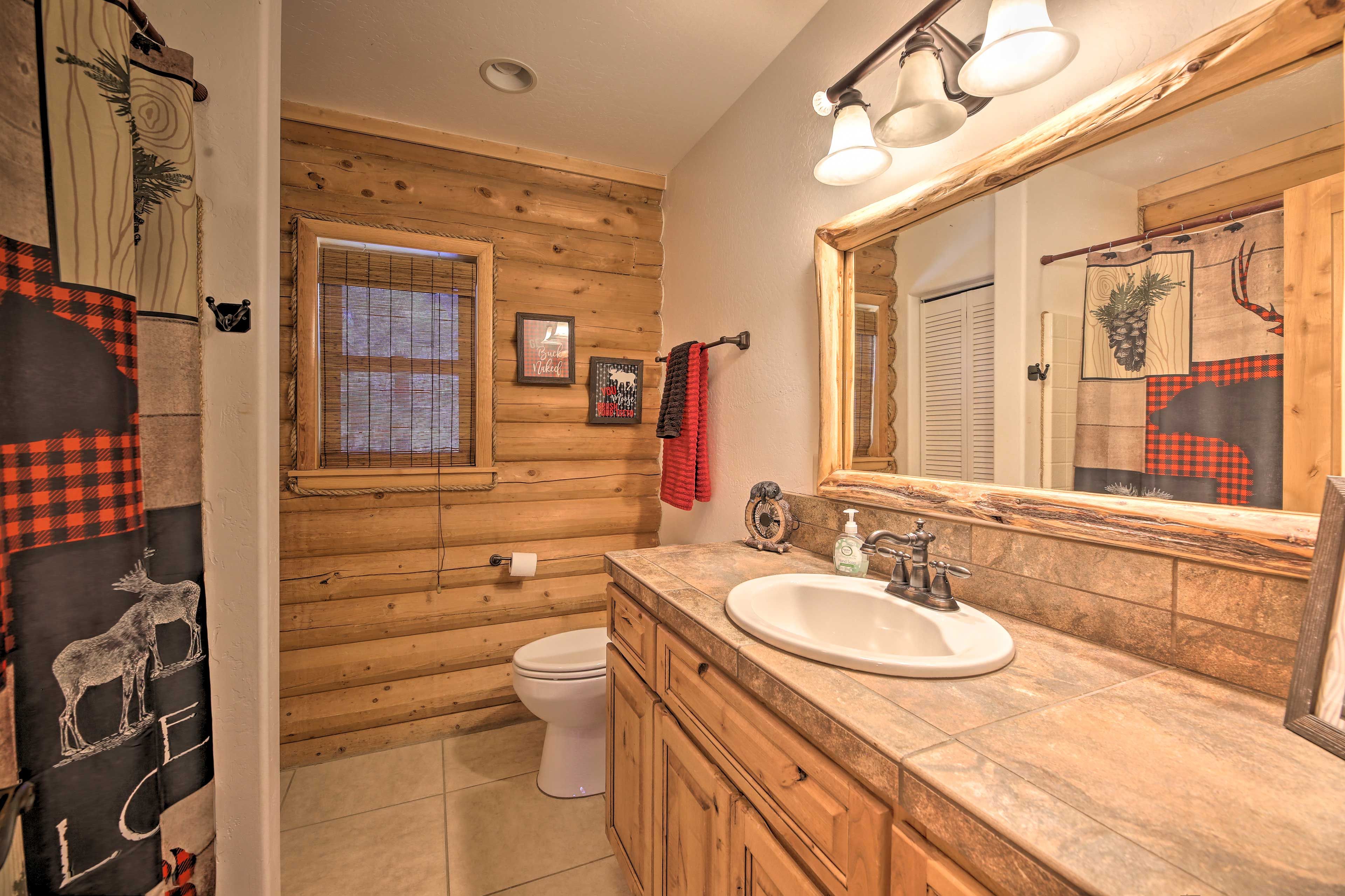 Full Bathroom | Shower/Tub Combo
