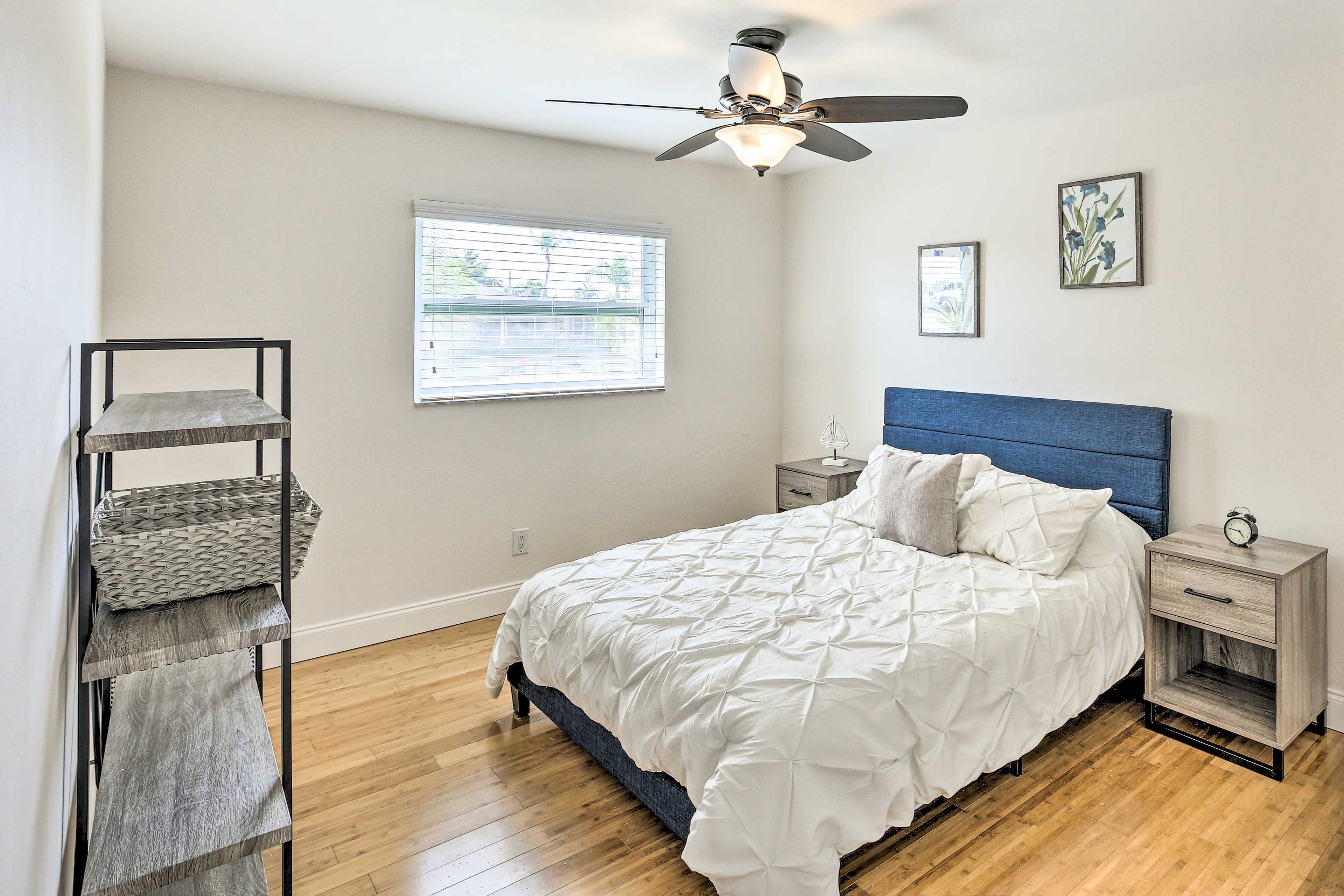 Bedroom 3 | Queen Bed