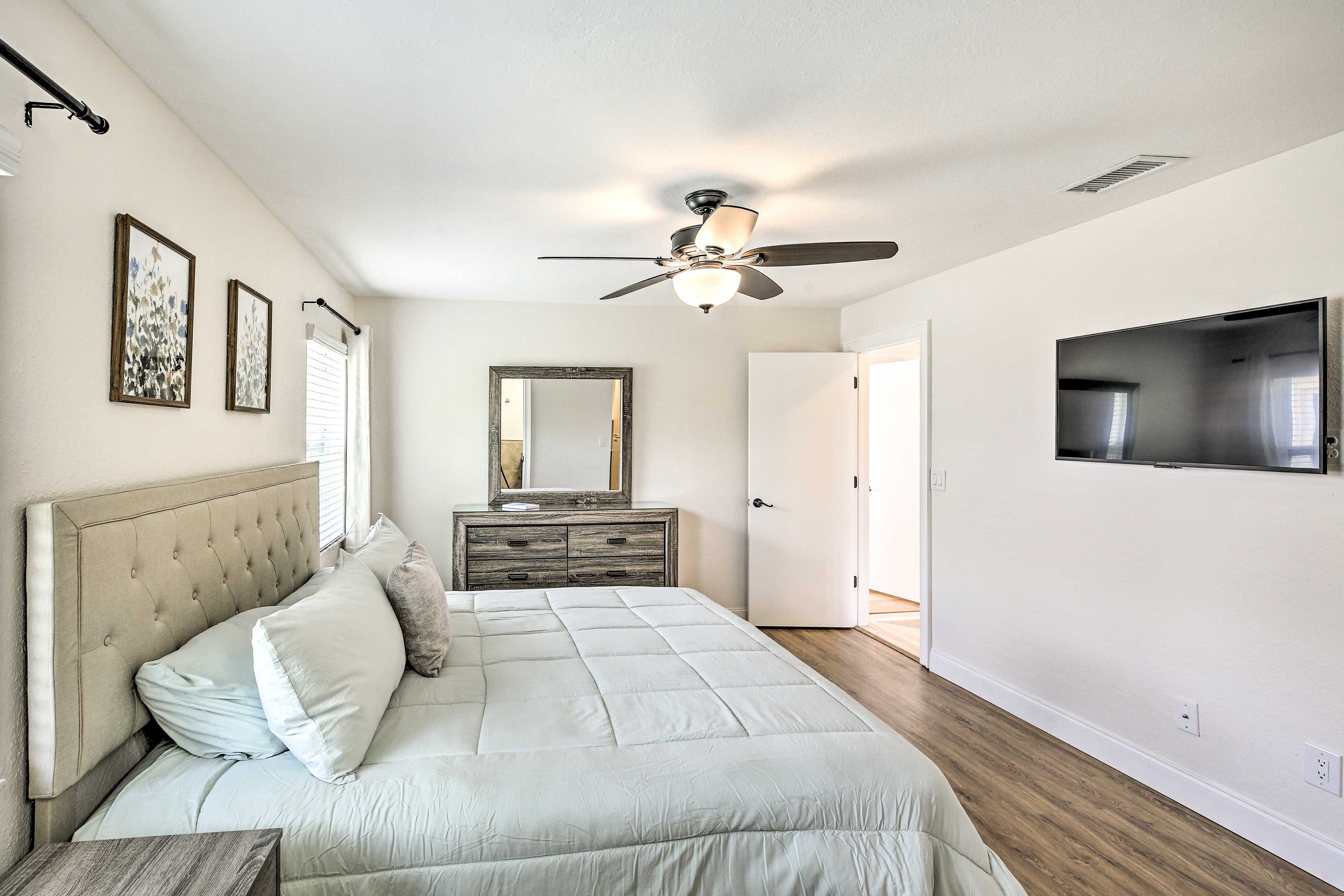 Bedroom 1 | Smart TV | Linens Provided