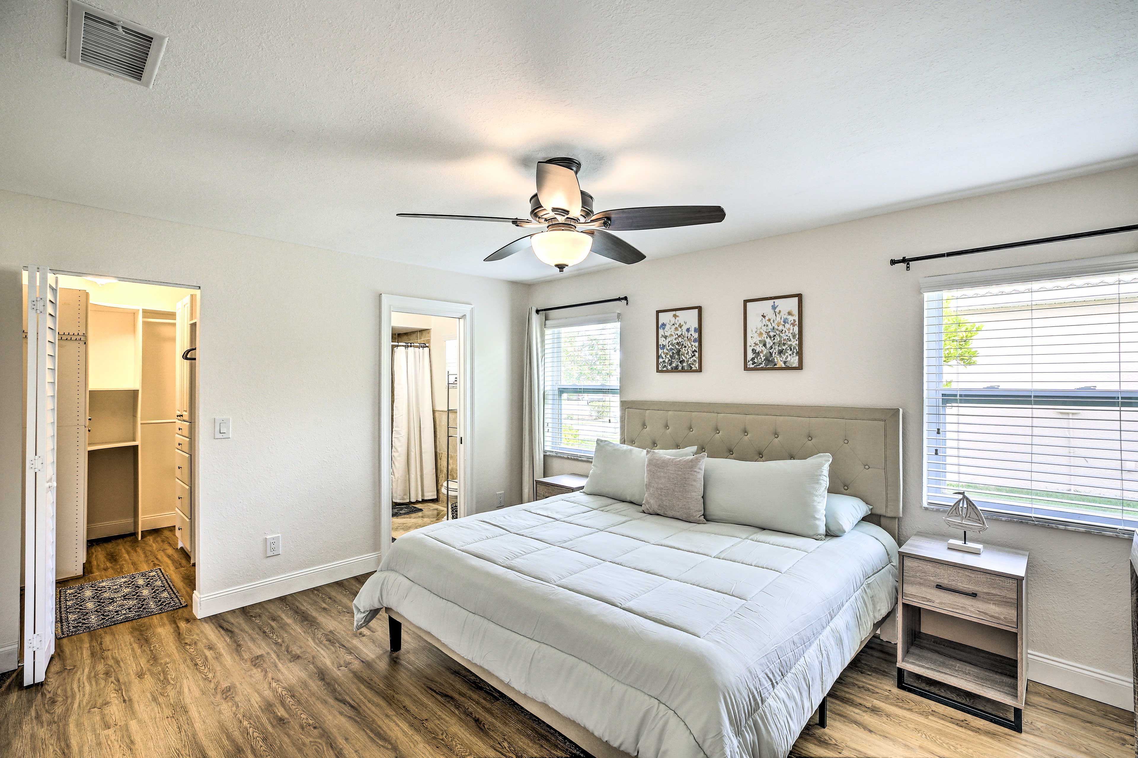 Bedroom 1 | King Bed | En-Suite Bathroom