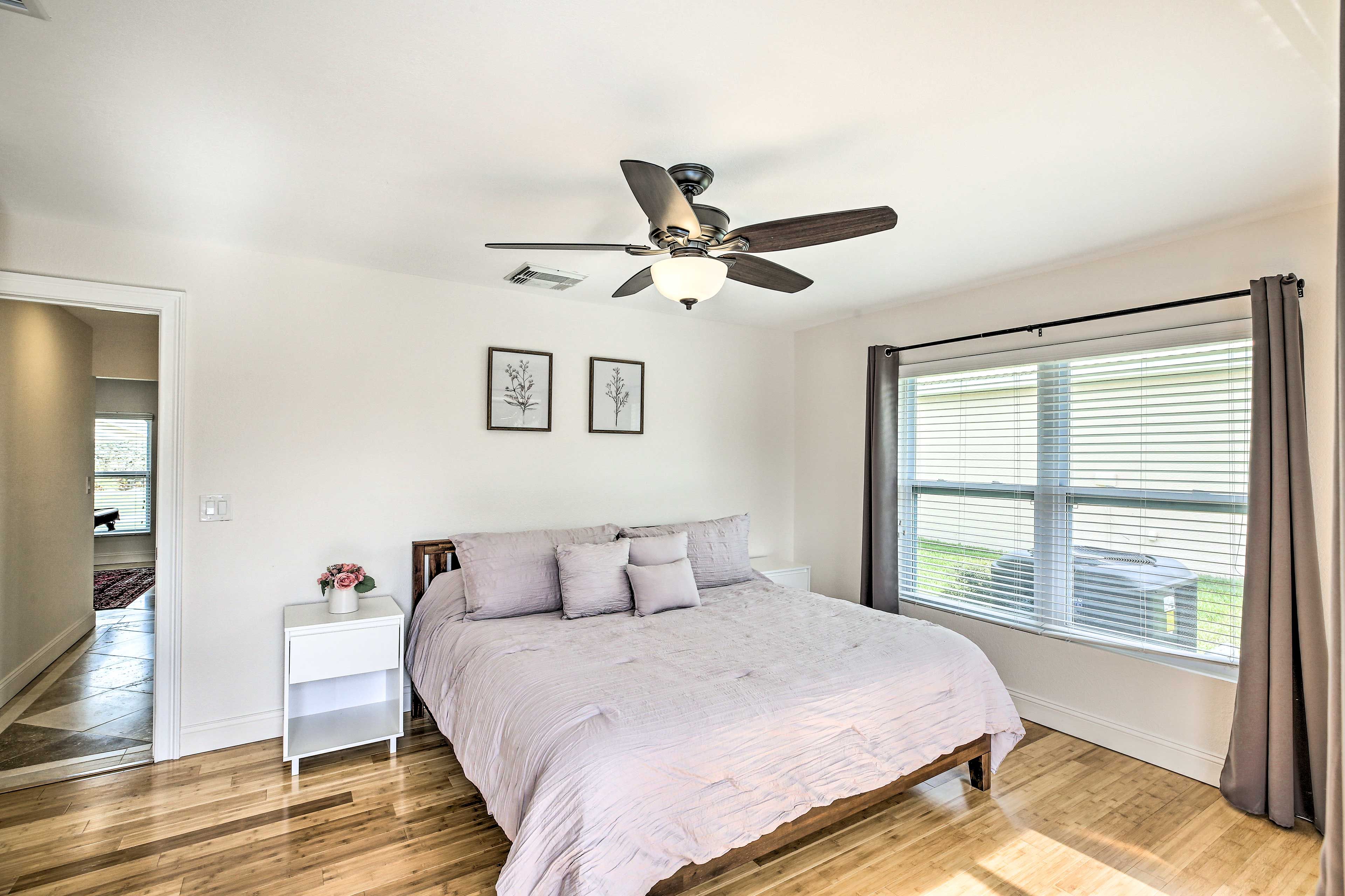 Bedroom 2 | King Bed