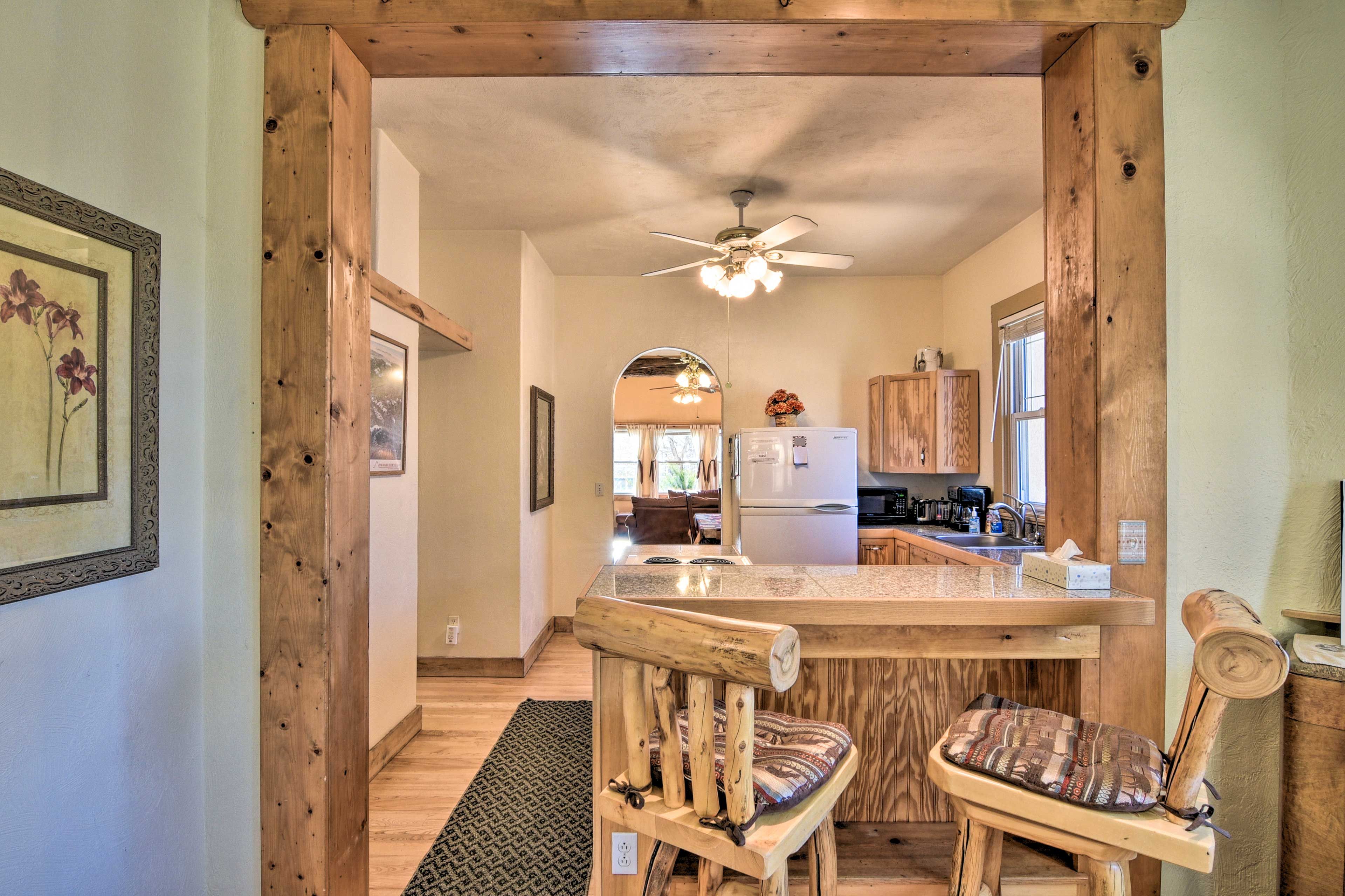 Kitchen | Breakfast Bar