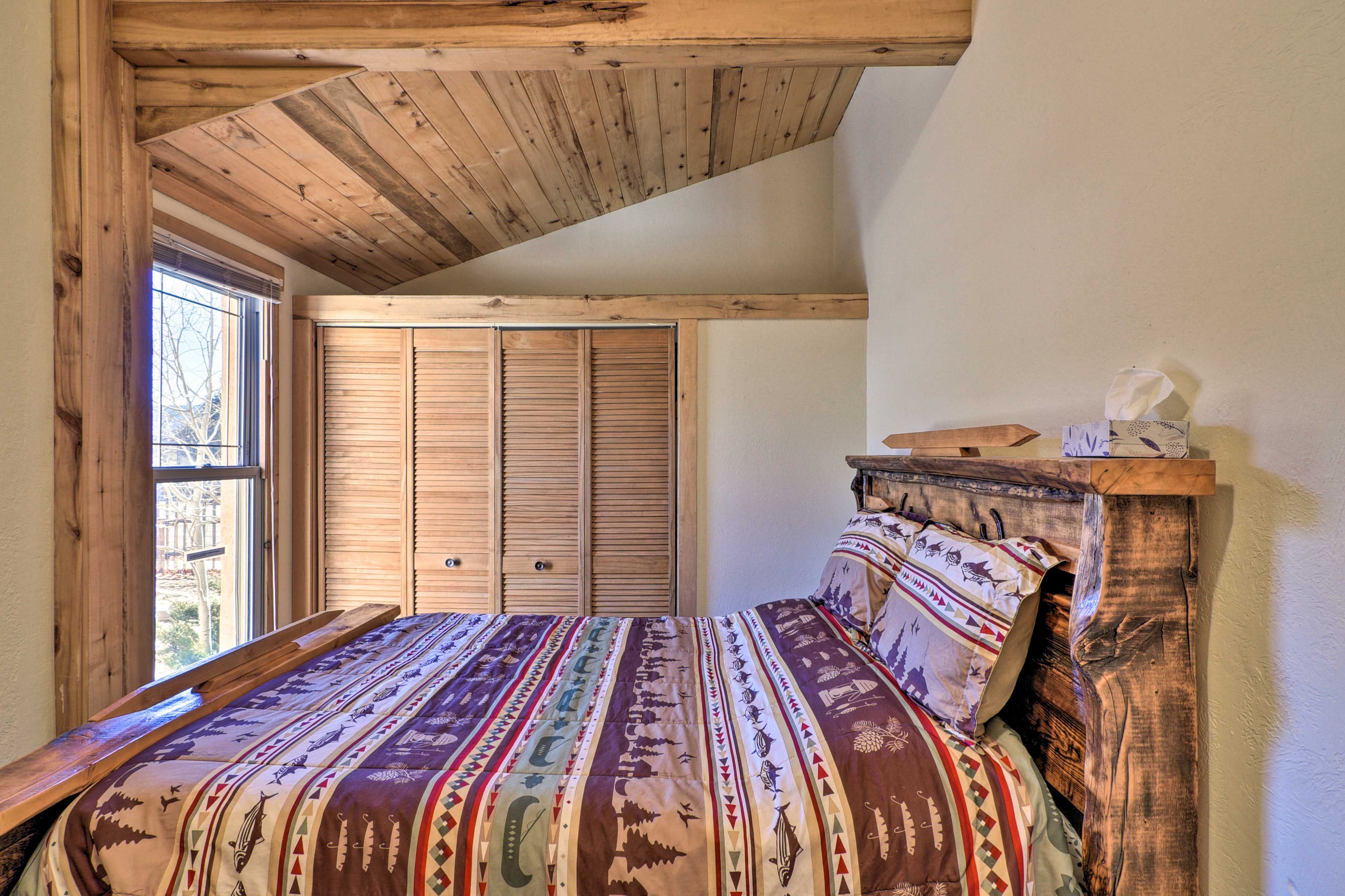 Bedroom 2 | Queen Bed