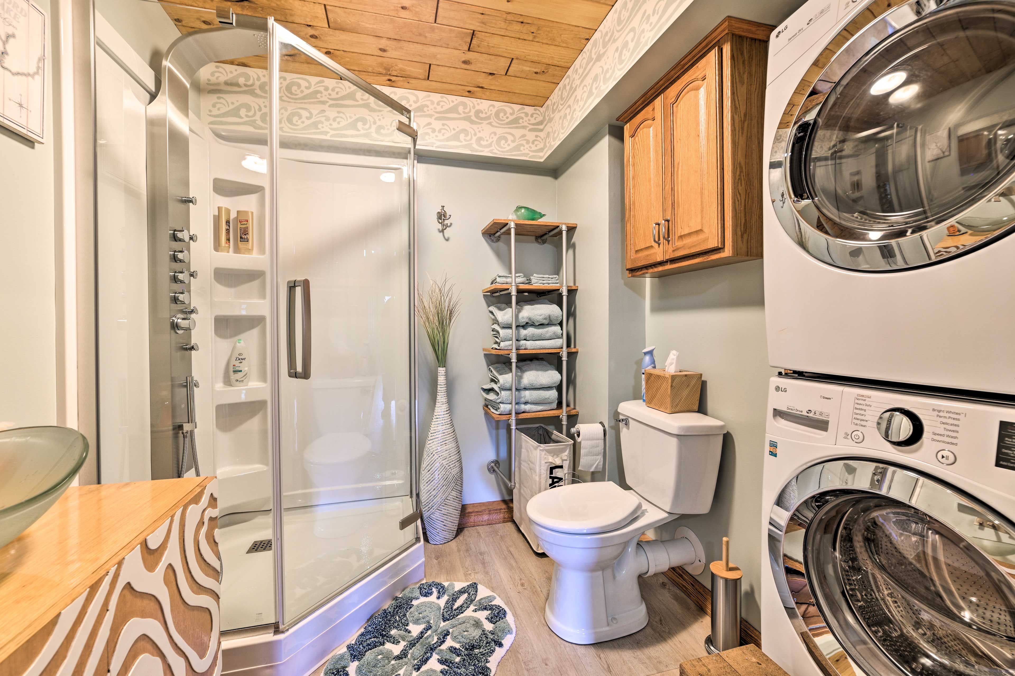 Full Bathroom | Washer & Dryer