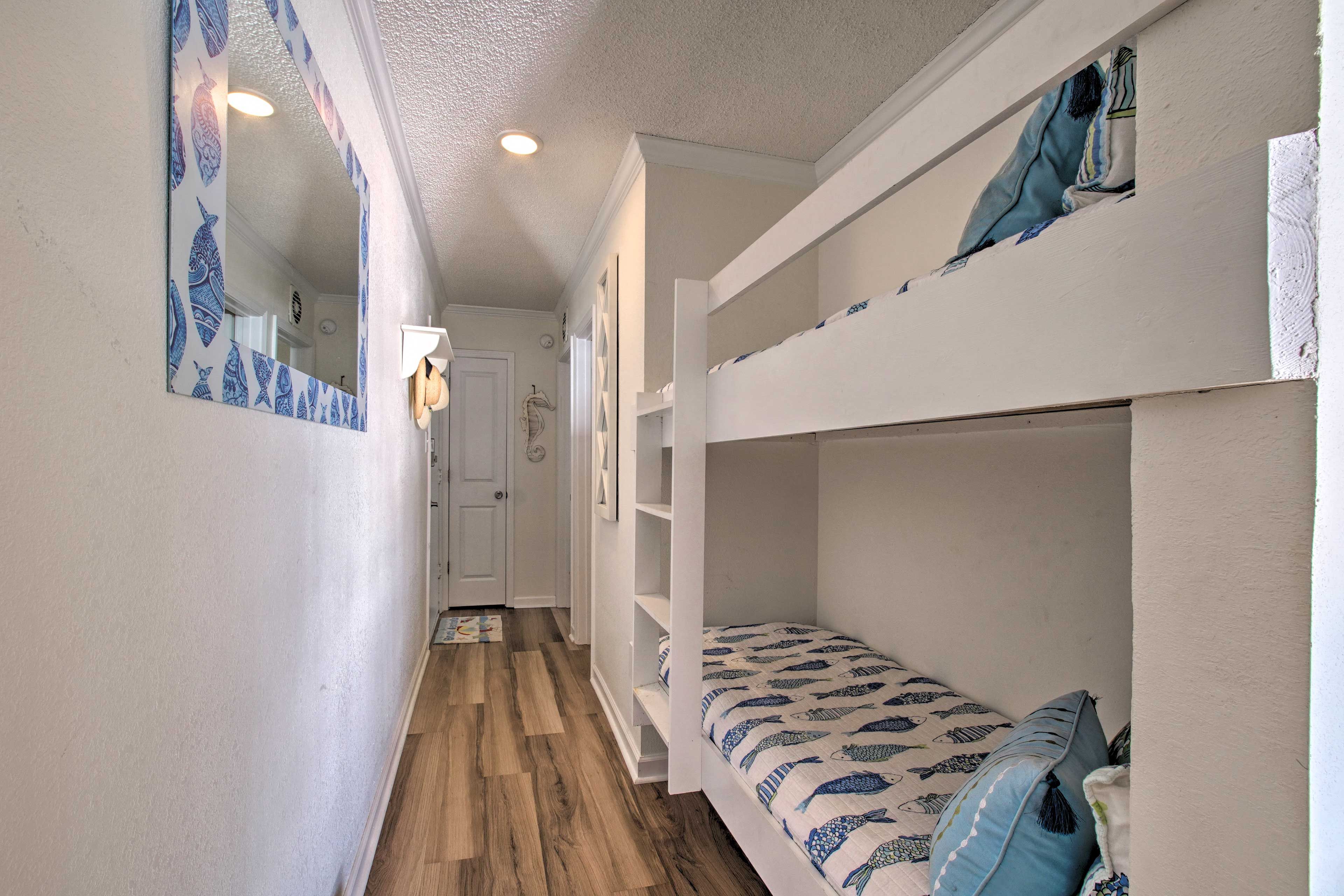 Hallway Nook | Twin Bunk Beds