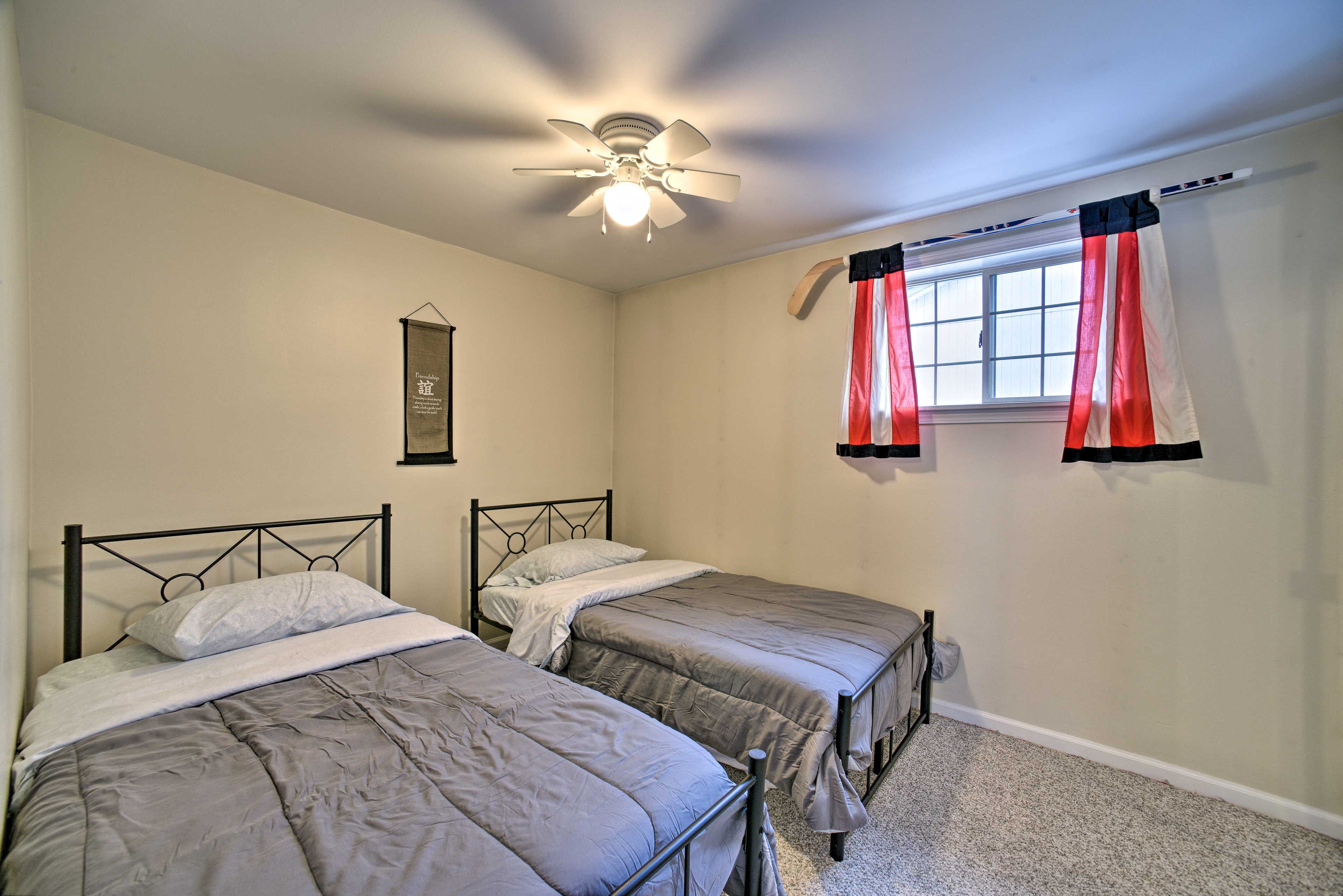 Bedroom 2 | 2 Twin Beds