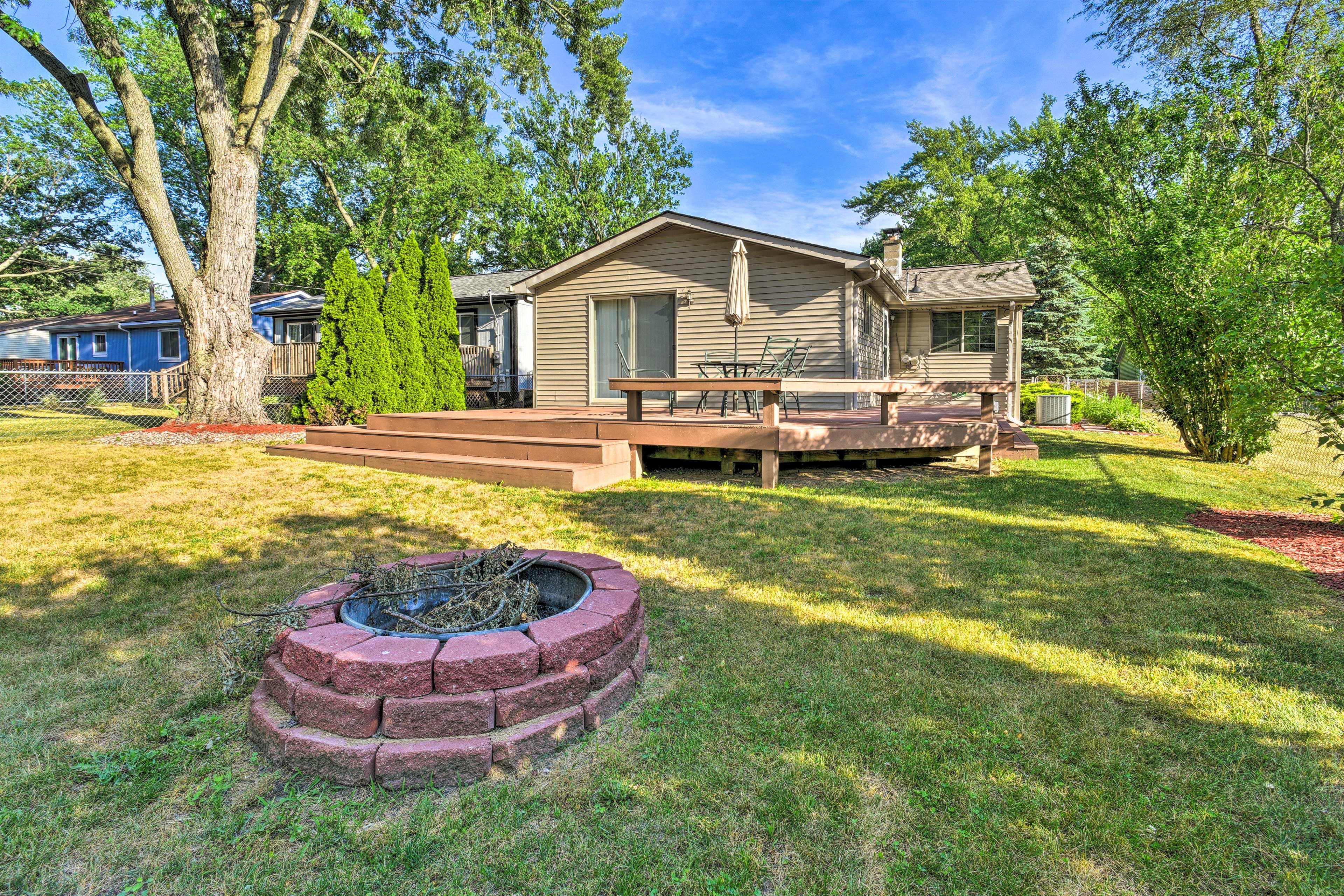 Commerce Charter Township Vacation Rental | 2BR | 1BA | 2 Steps Required