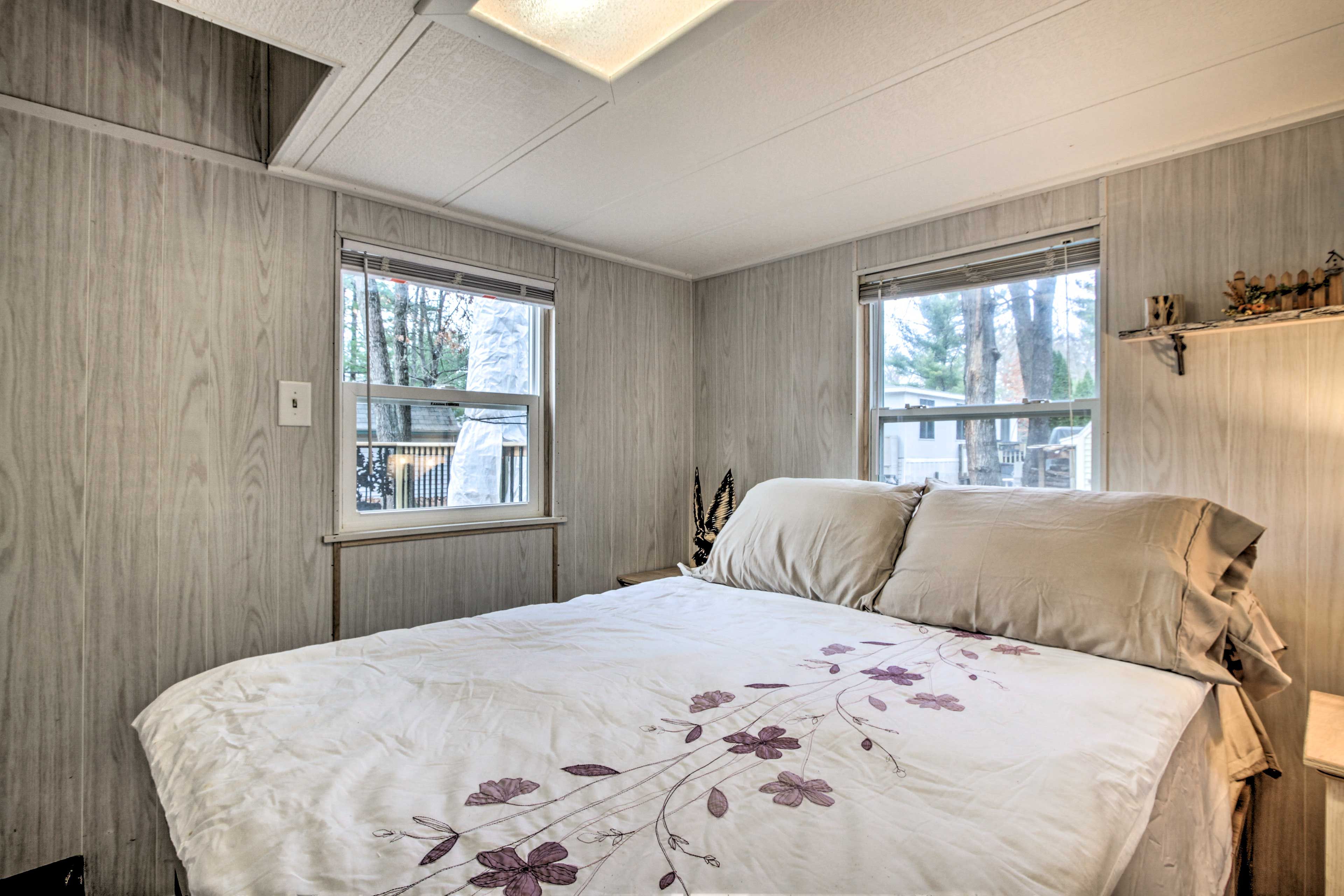 Bedroom | Linens Provided