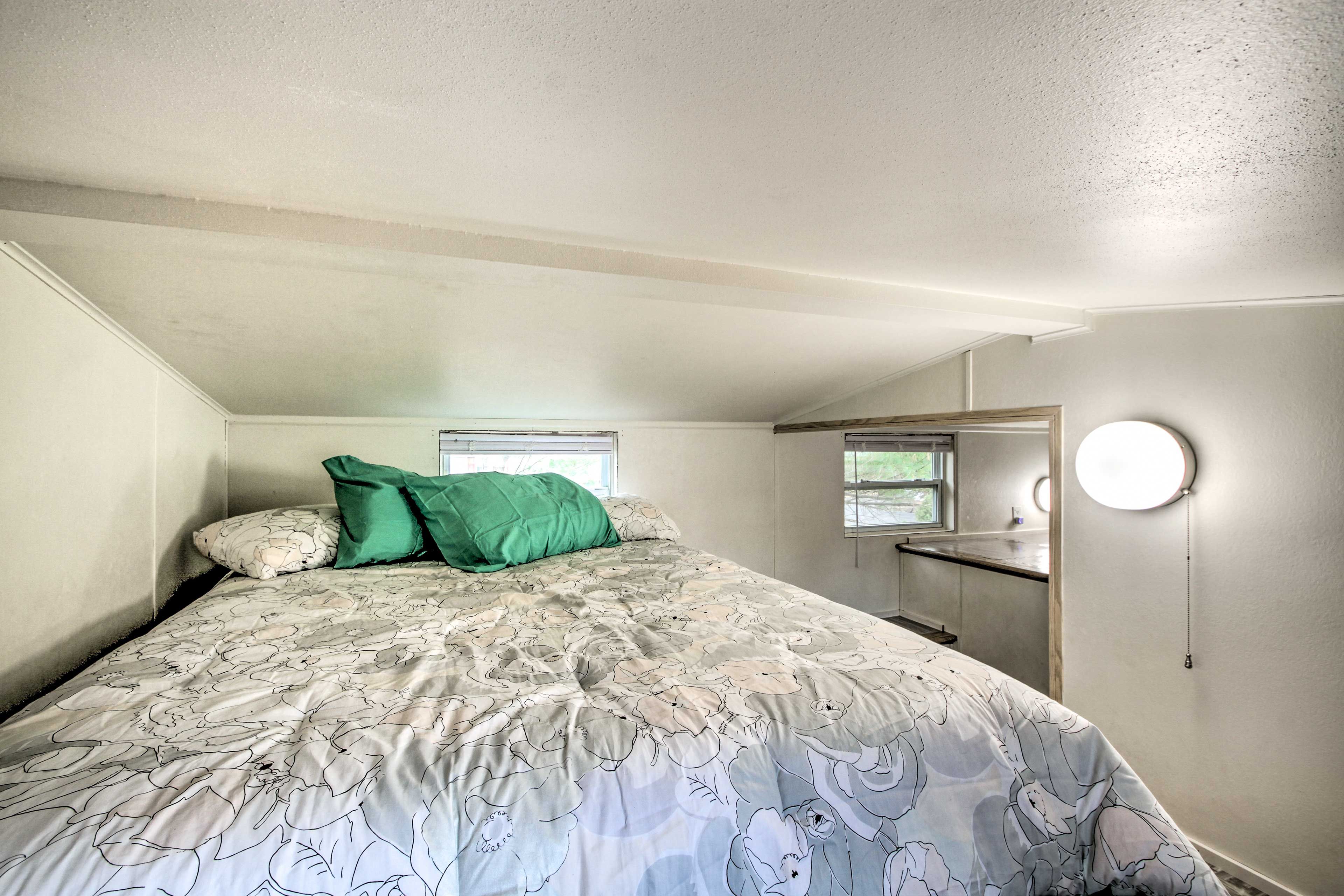 Loft | 2nd Floor | Queen Bed