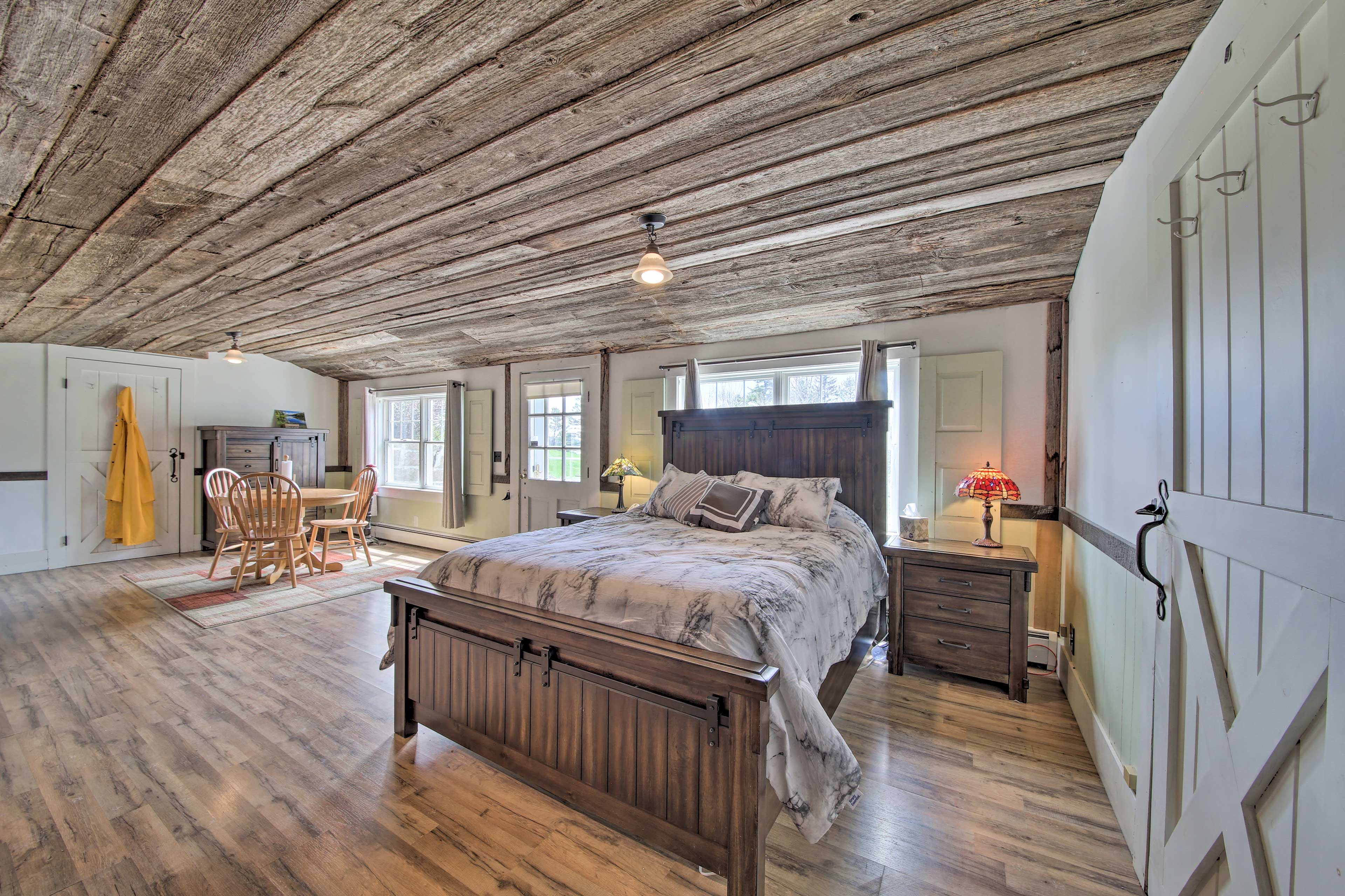 Bedroom 1 | Queen Bed | Ground Floor