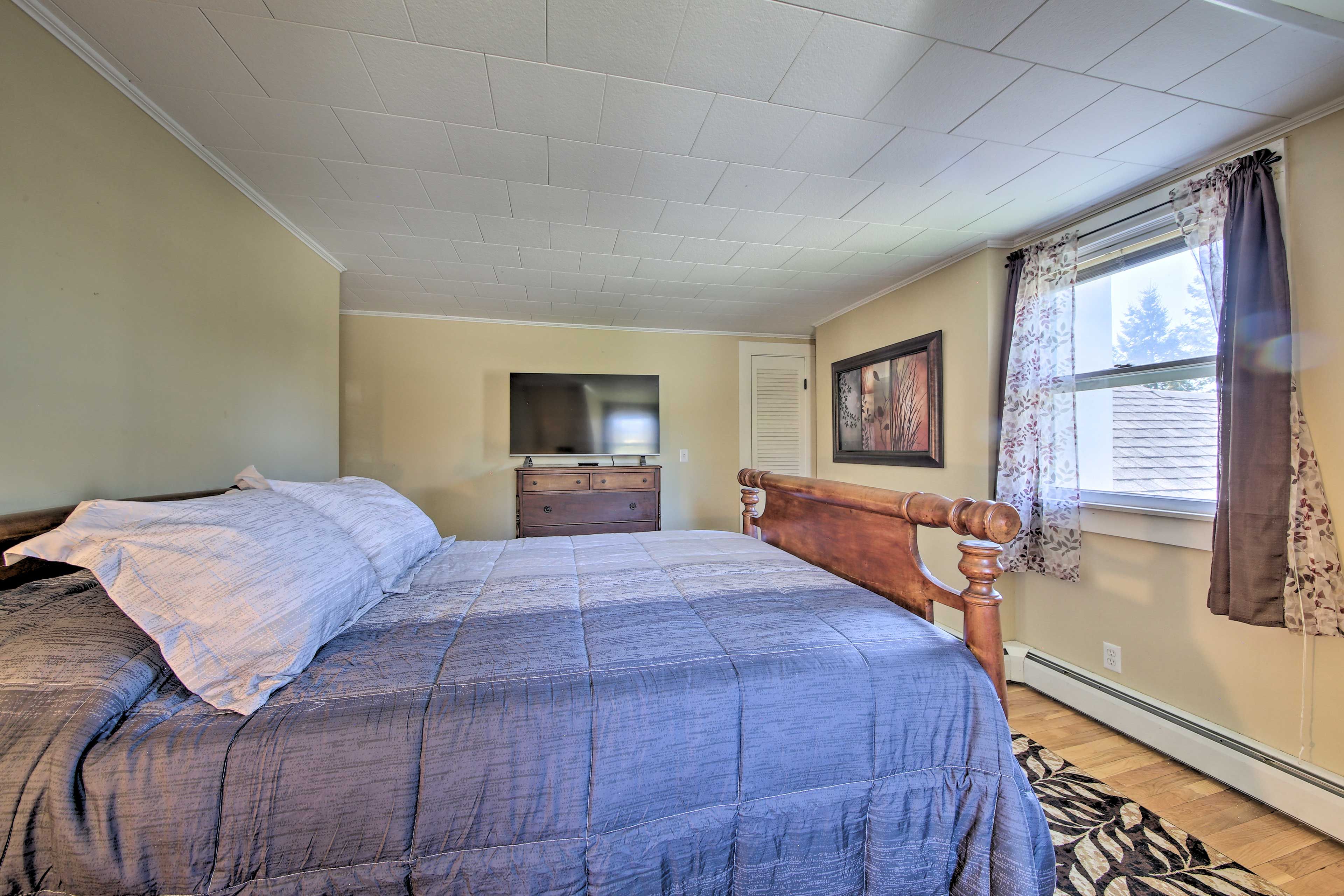Bedroom 5 | Smart TV