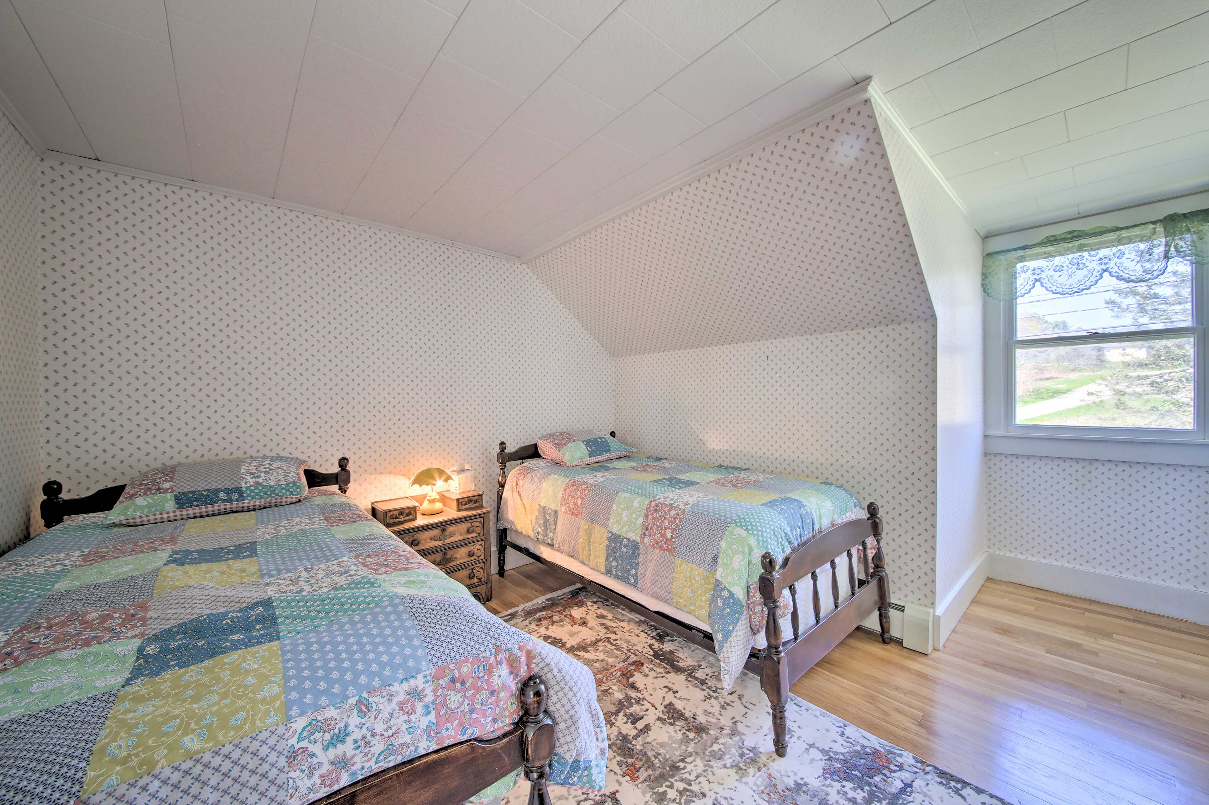 Bedroom 6 | 2 Twin Beds | 2nd Floor