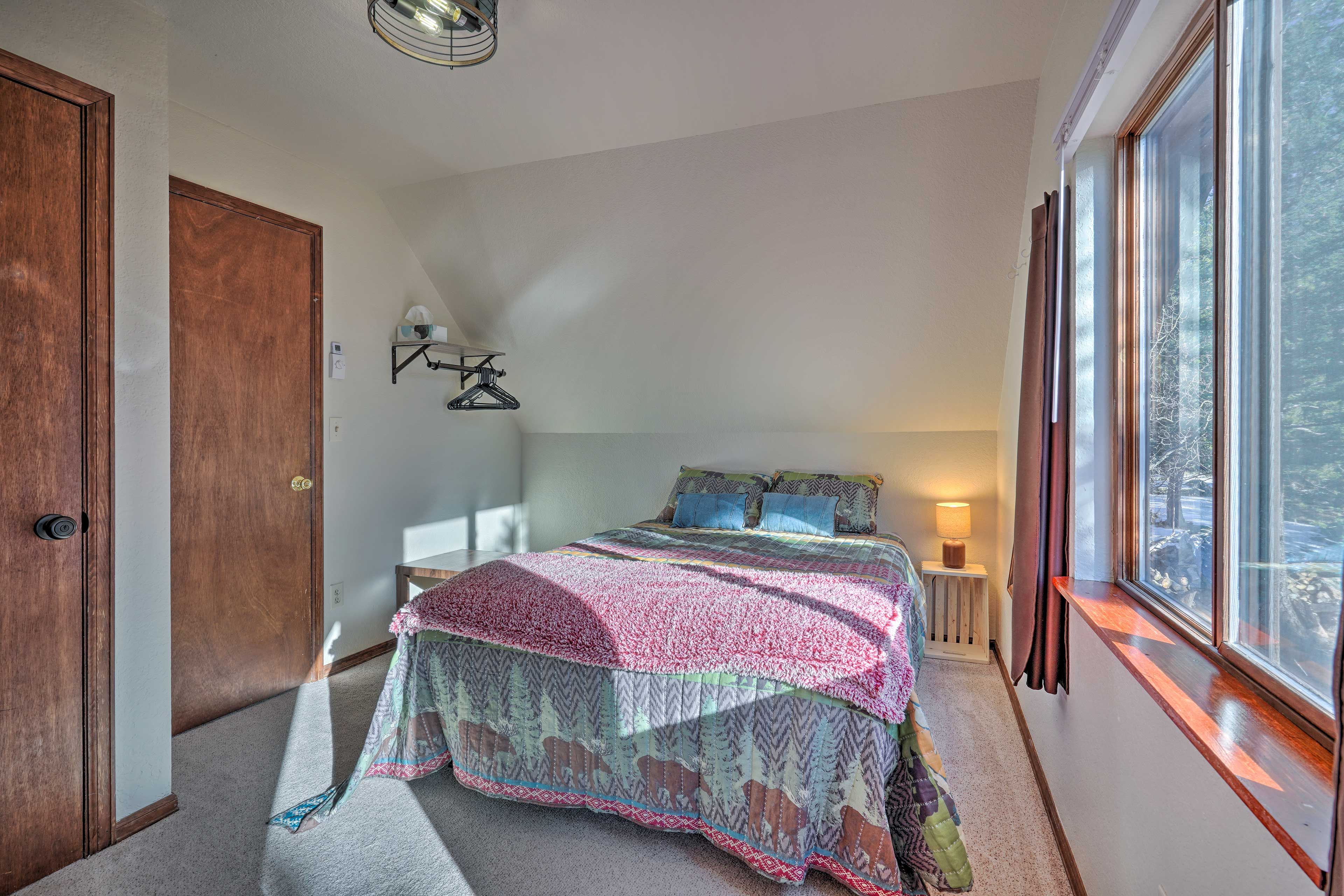 Bedroom 1 | Linens & Towels