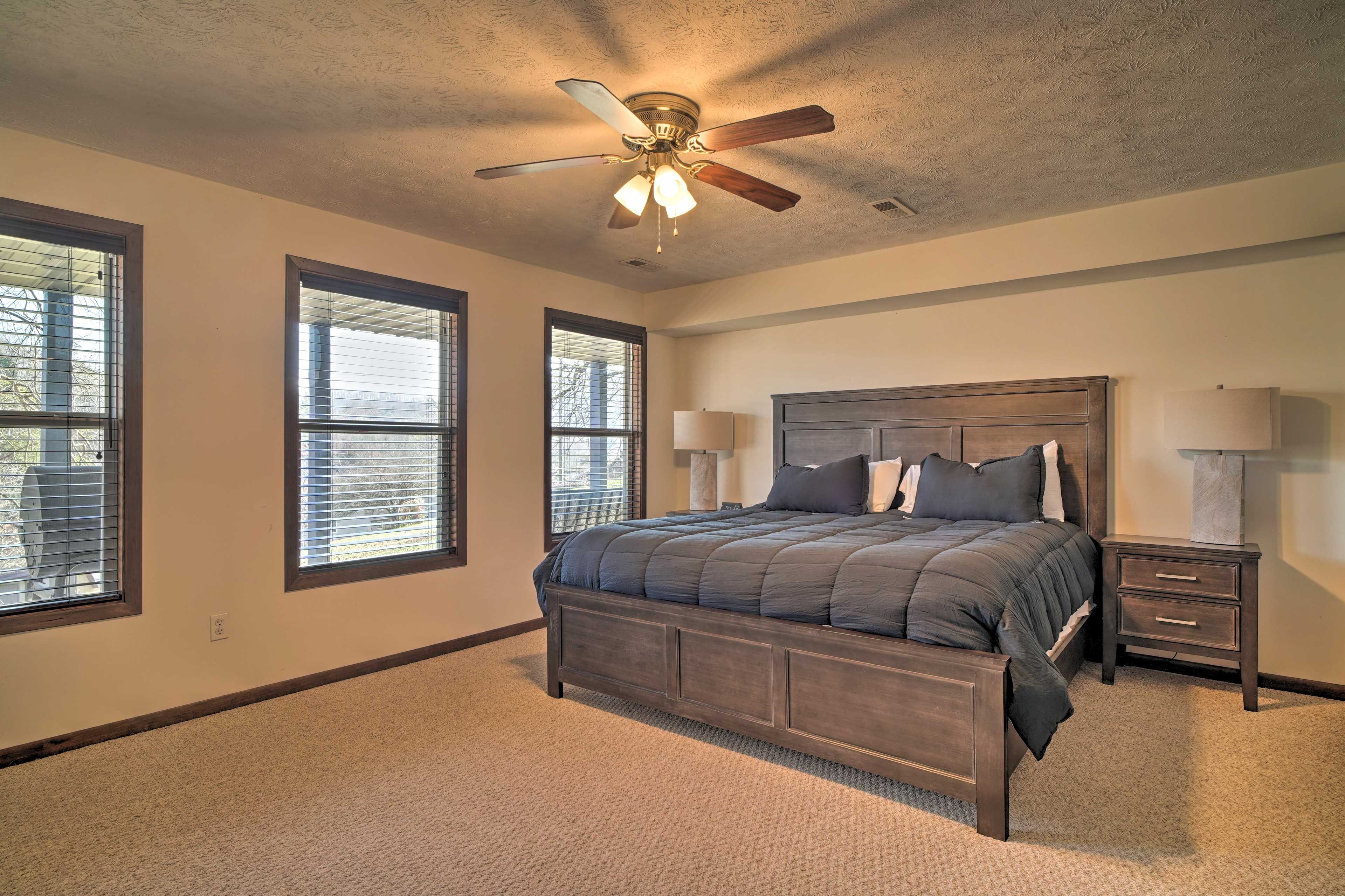 Bedroom 3 | King Bed | 1st Floor