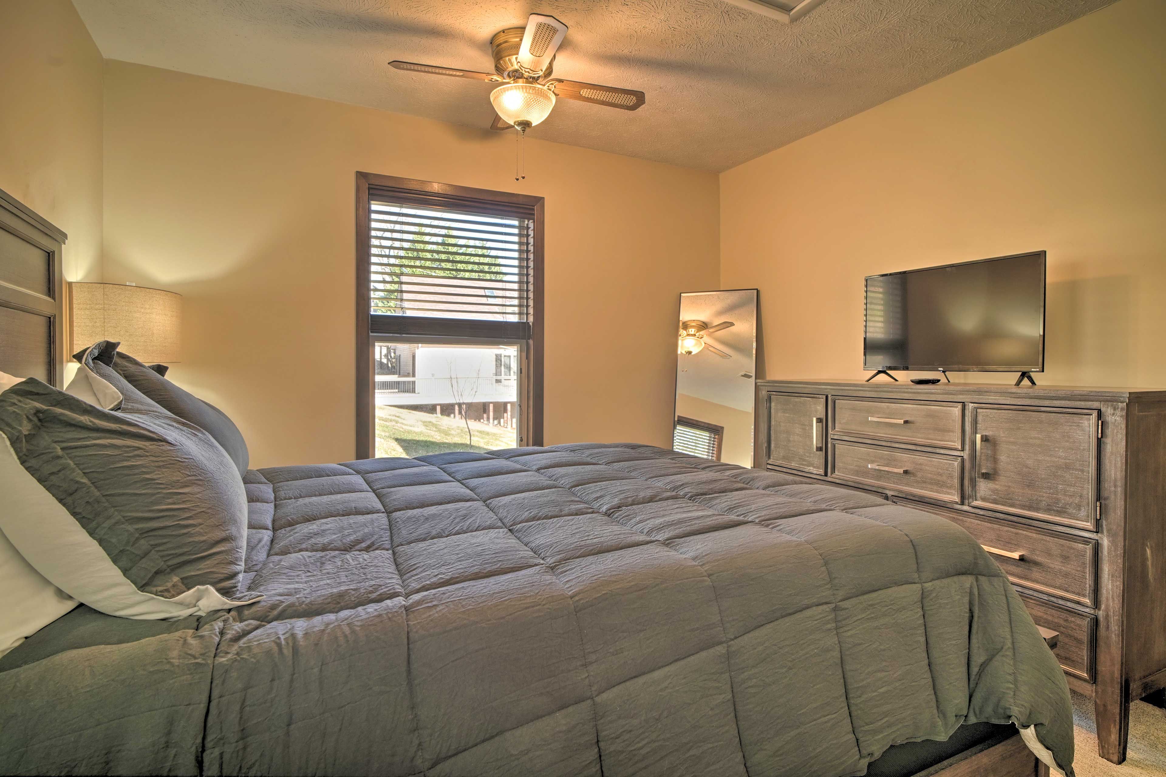 Bedroom 2 | Smart TV