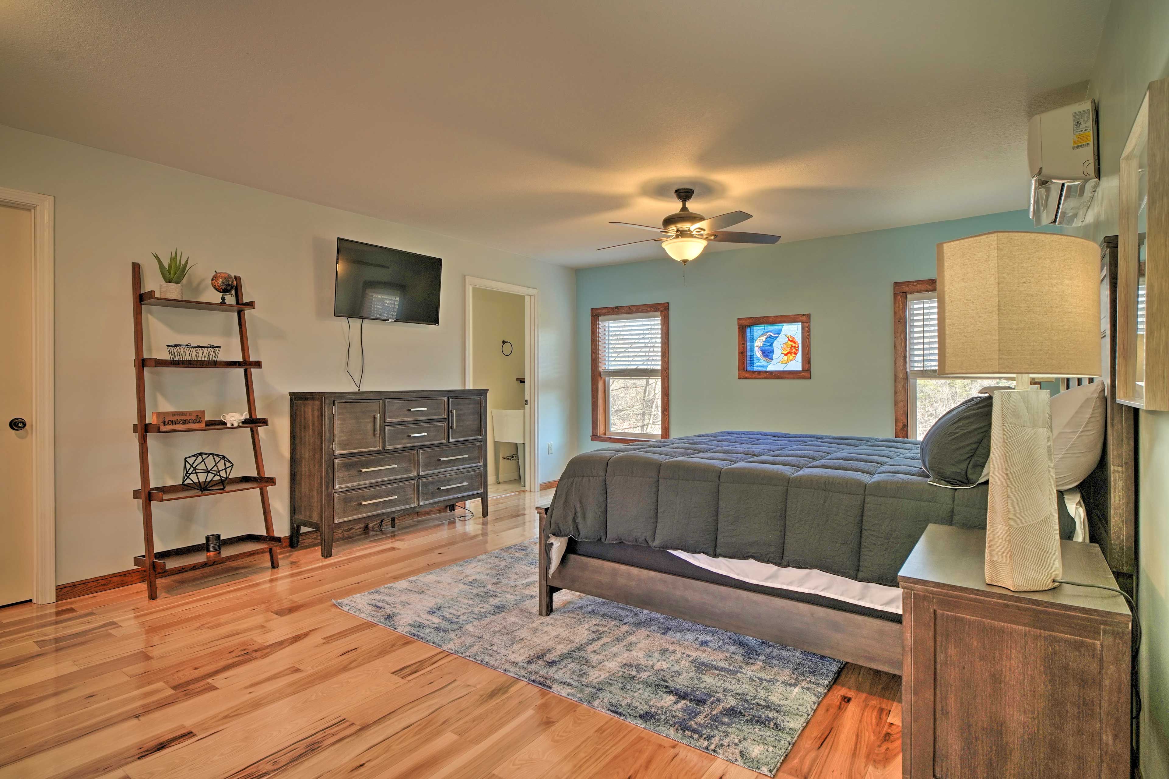 Bedroom 1 | King Bed | 2nd Floor