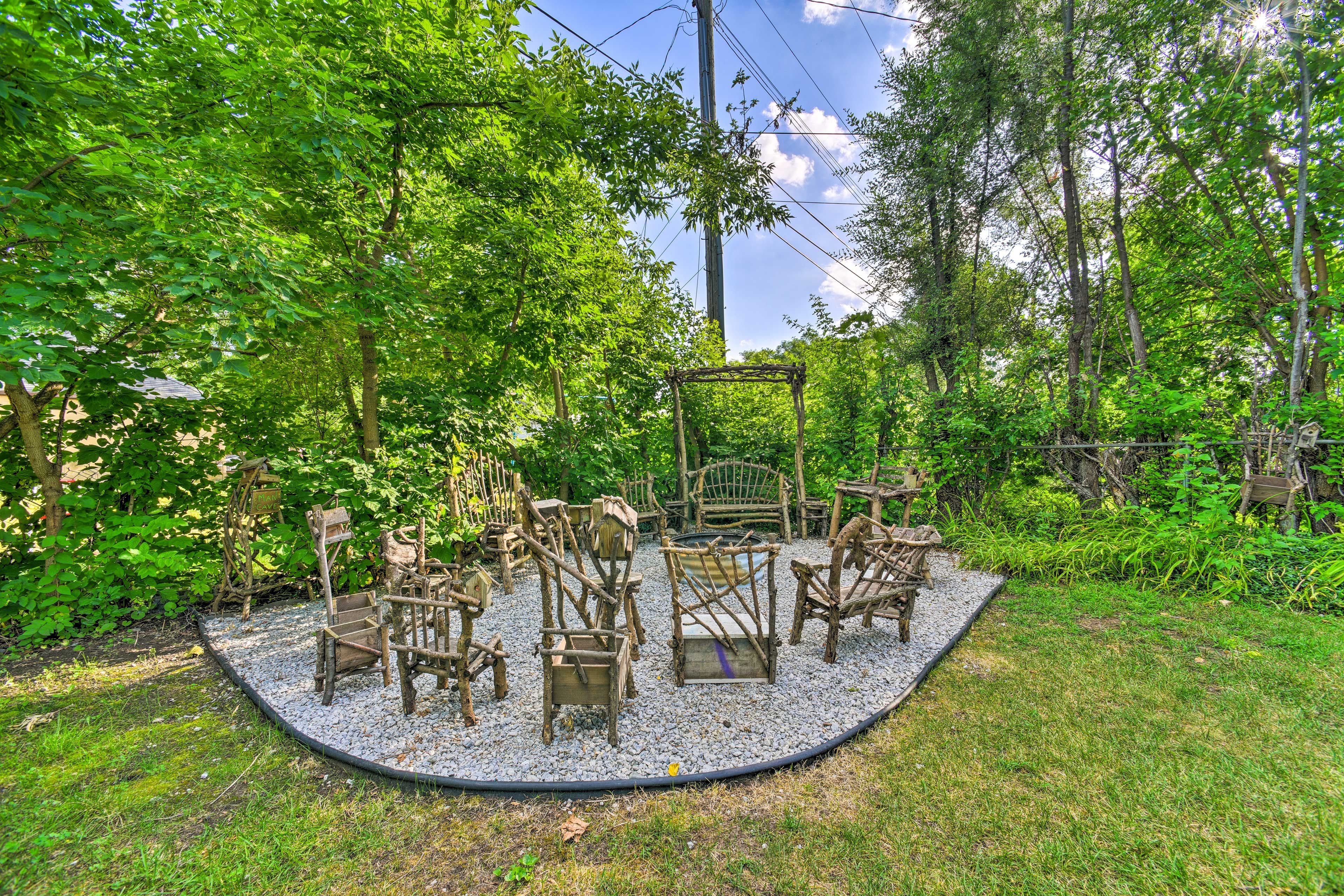 Private Backyard | Fire Pit